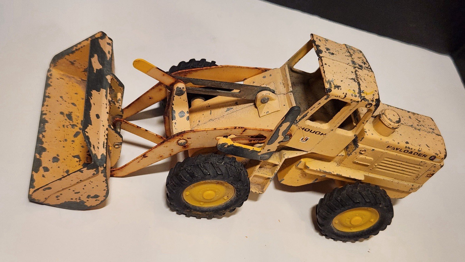 Vintage IH Payloader 10U Loader Toy 14” International Harvester Metal USA