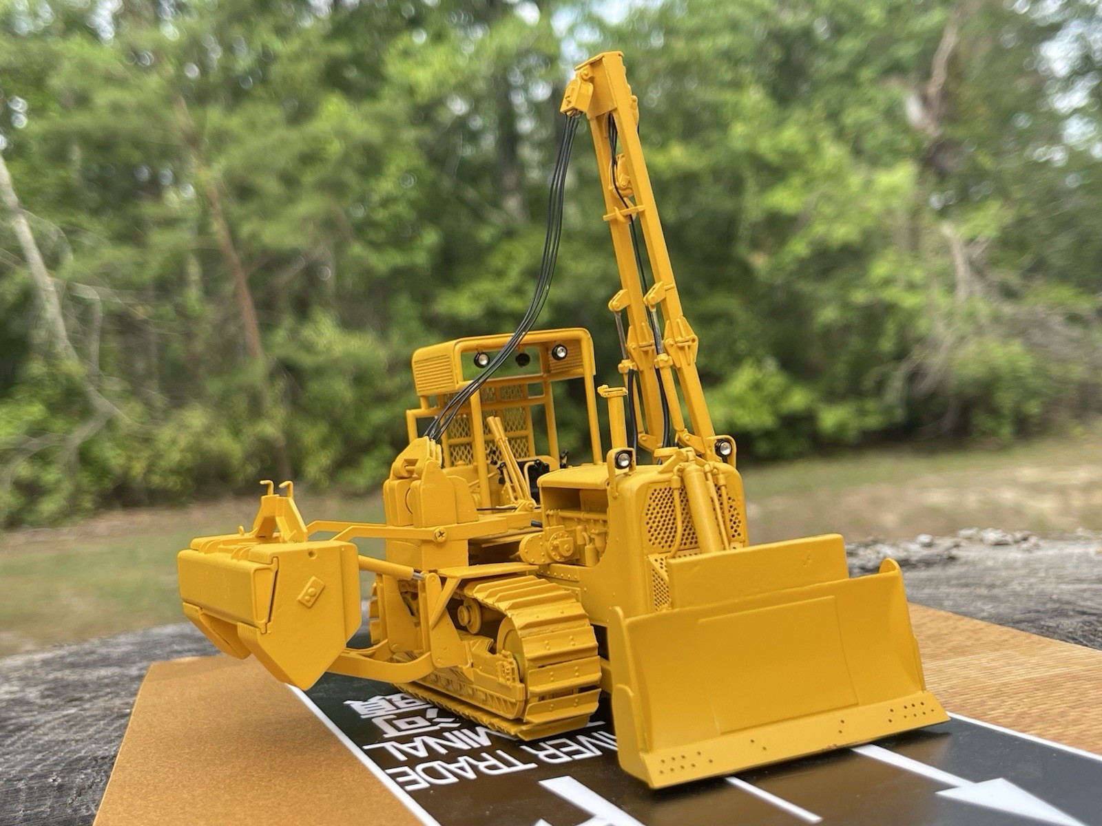 Cat D8 Dozer with Side Boom Pipelayer Overland OMI 0804 Brass 1:48 O Scale Model