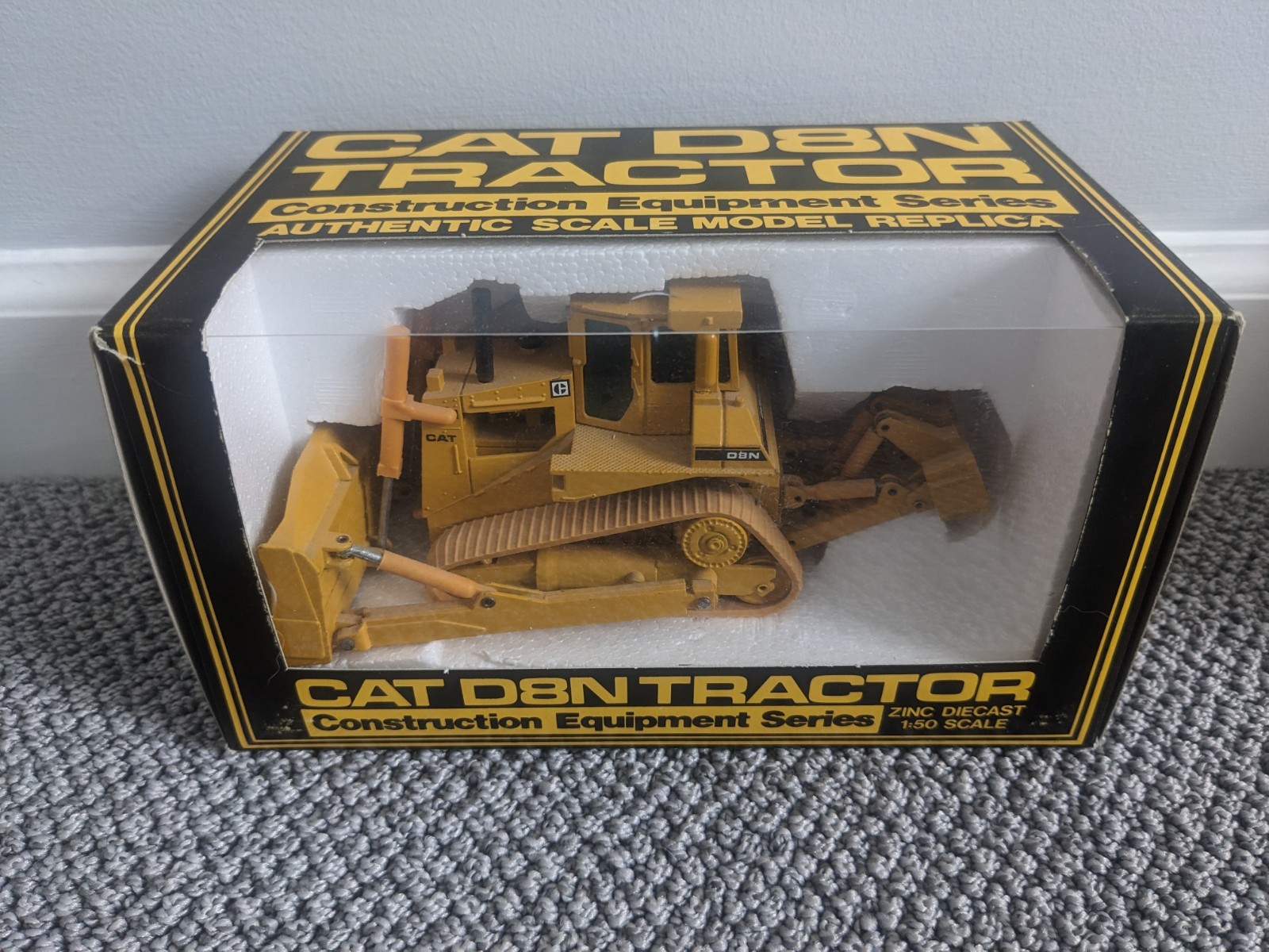 Caterpillar Cat D8N DozerDiecast Model by NZG in 1:50 scale – New In The Box
