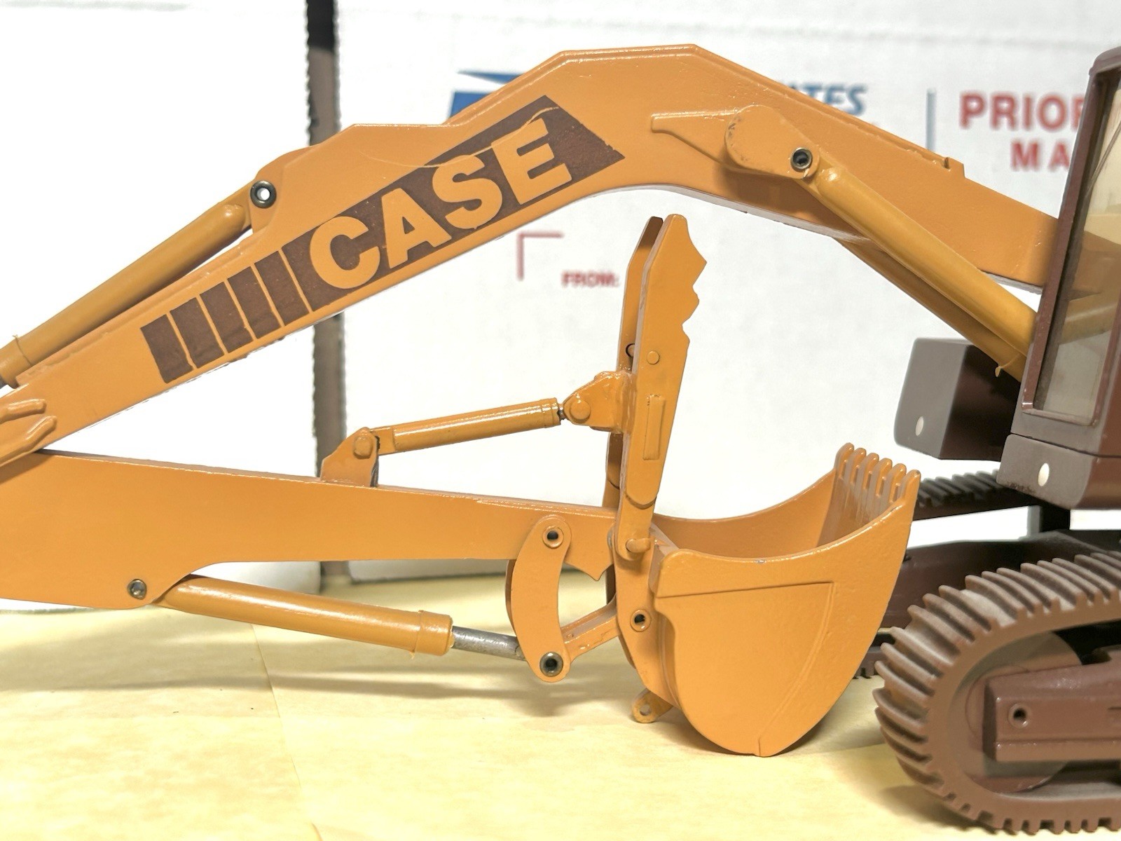 Conrad 1/35 Scale Case 125B Hydraulic Excavator w/Custom Hydraulic Thumb (Boxed)