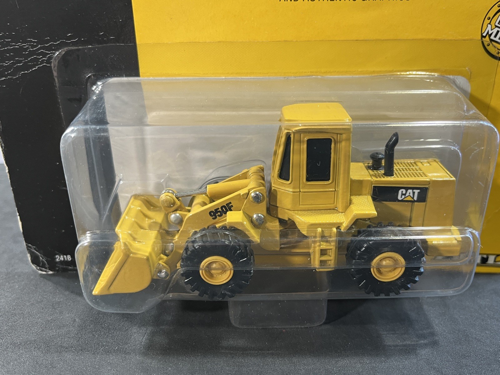 1992 ERTL CAT Caterpillar 950F Wheel Loader 1:64