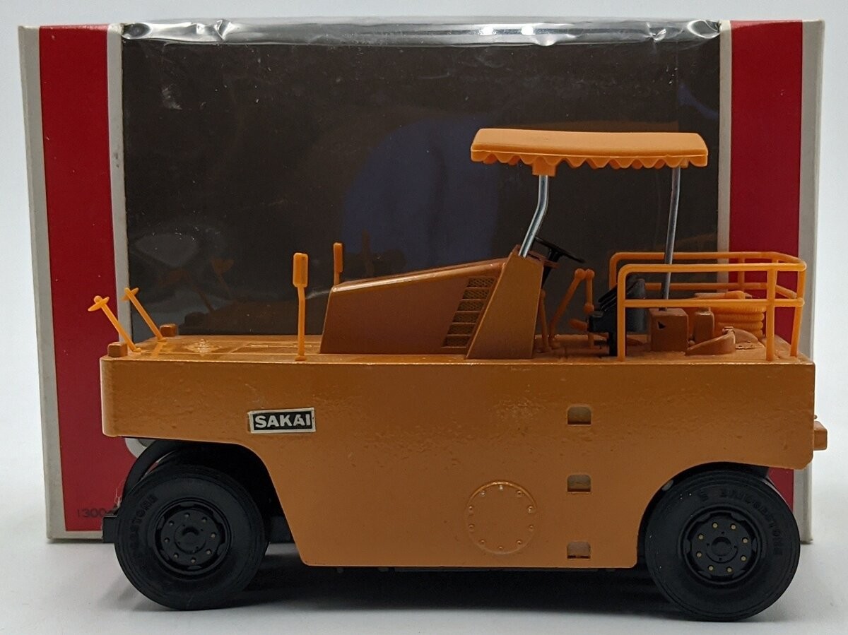Yonezawa Toys K-12 1:40 Diecast Sakai TS 150 Tire Roller NIB