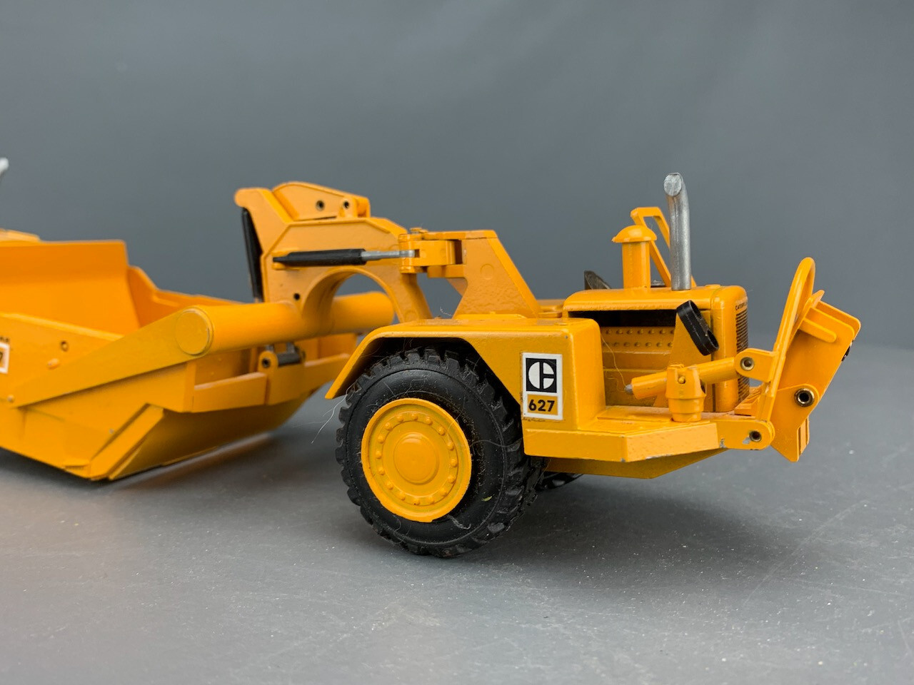 1:50 Scale Diecast NZG Caterpillar 627 Push-Pull Scraper D0870 LZ