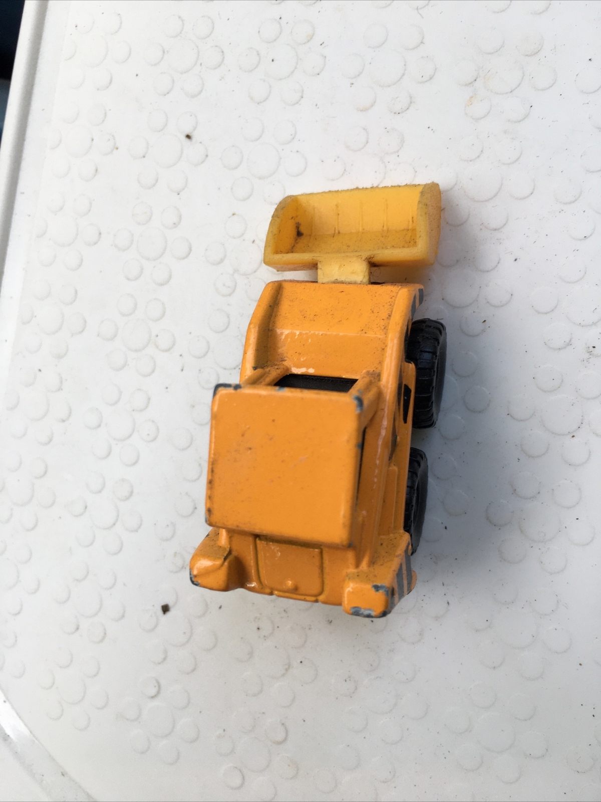 MAISTO Little Loader Heavy Lift Utility Work Truck Yellow Plow Shovel Toy car