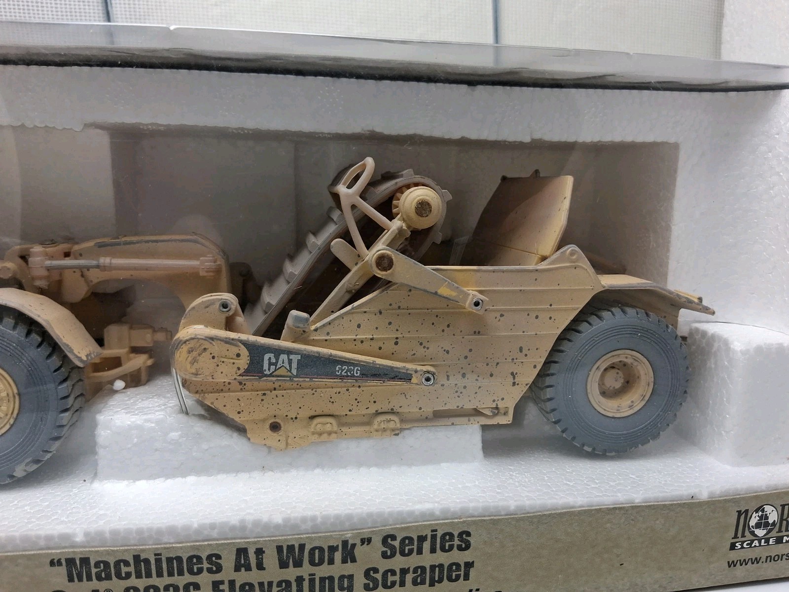 Norscot 55182 CAT 623G Elevating Scraper 1:50 Machines At Work Series Sealed