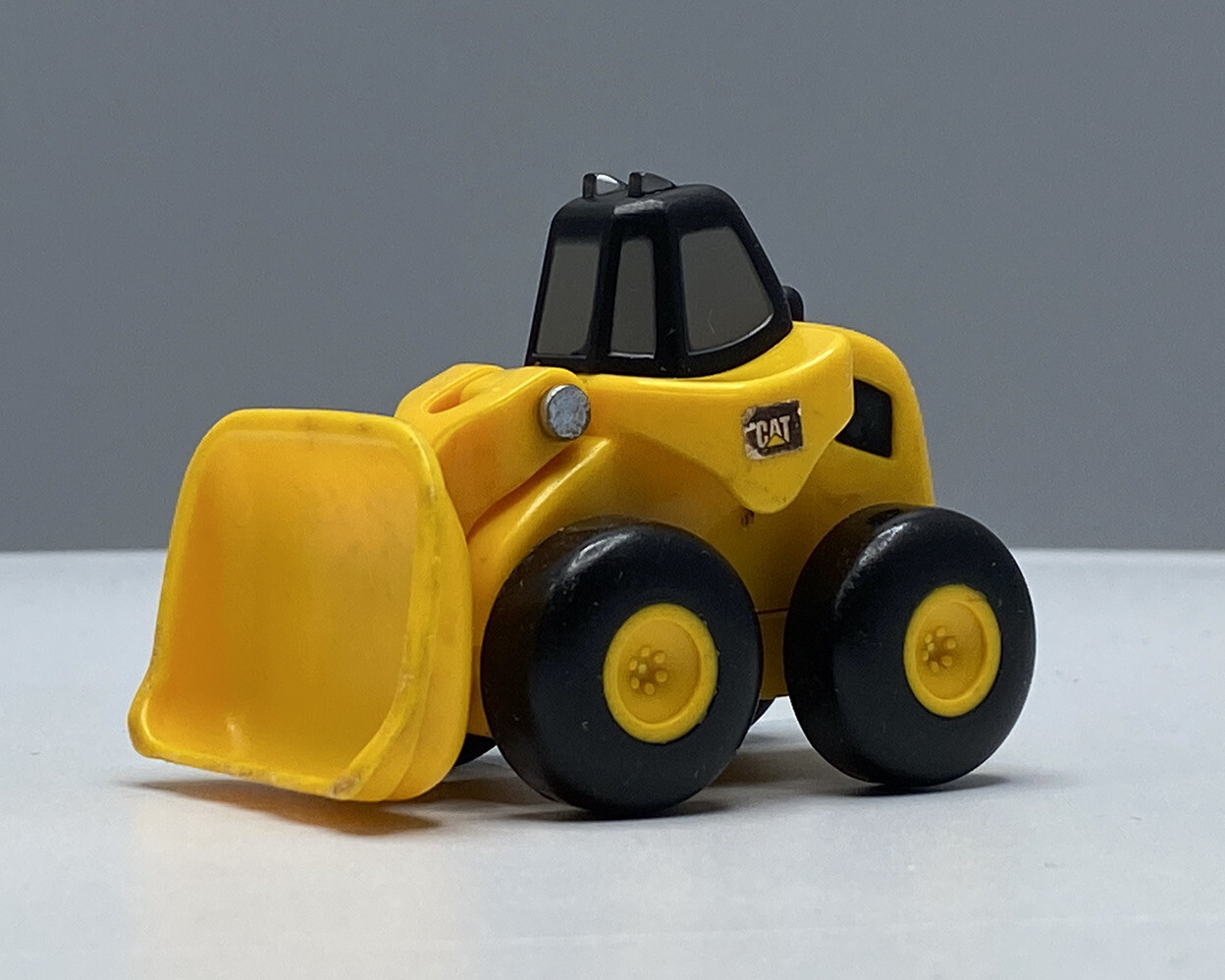 TOY STATE CAT TRACTOR LOADER WITH LIGHTS •