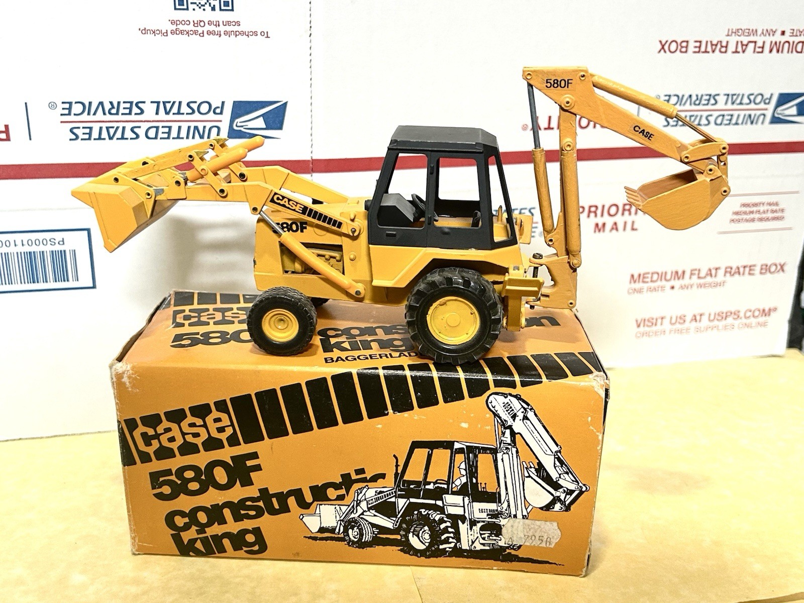 Conrad 1/35 Case 580F Construction King Loader-Backhoe w/Original Box!