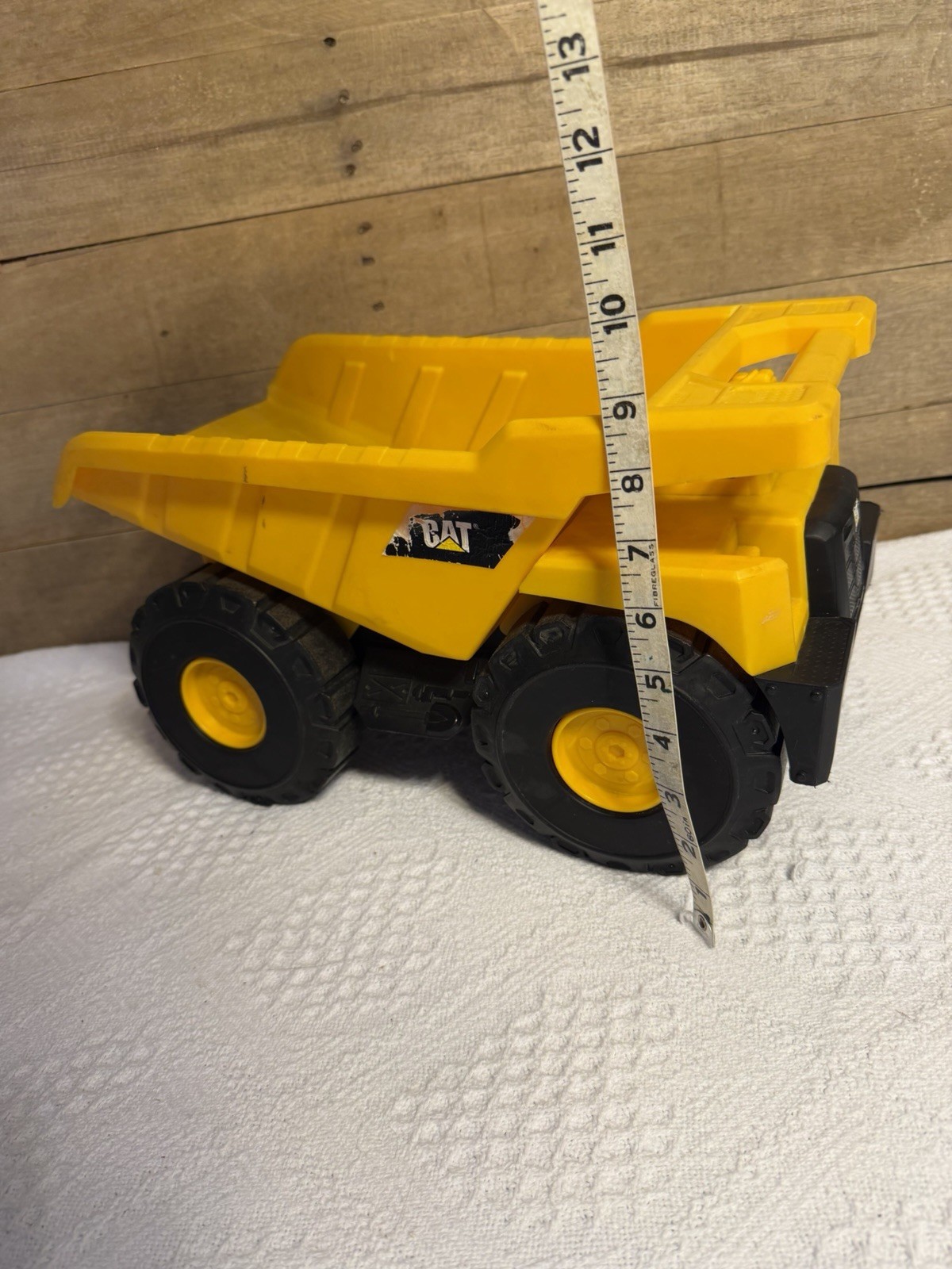 CAT Dump Truck Toy Construction Vehicle 10″ Plastic Action with Articulate