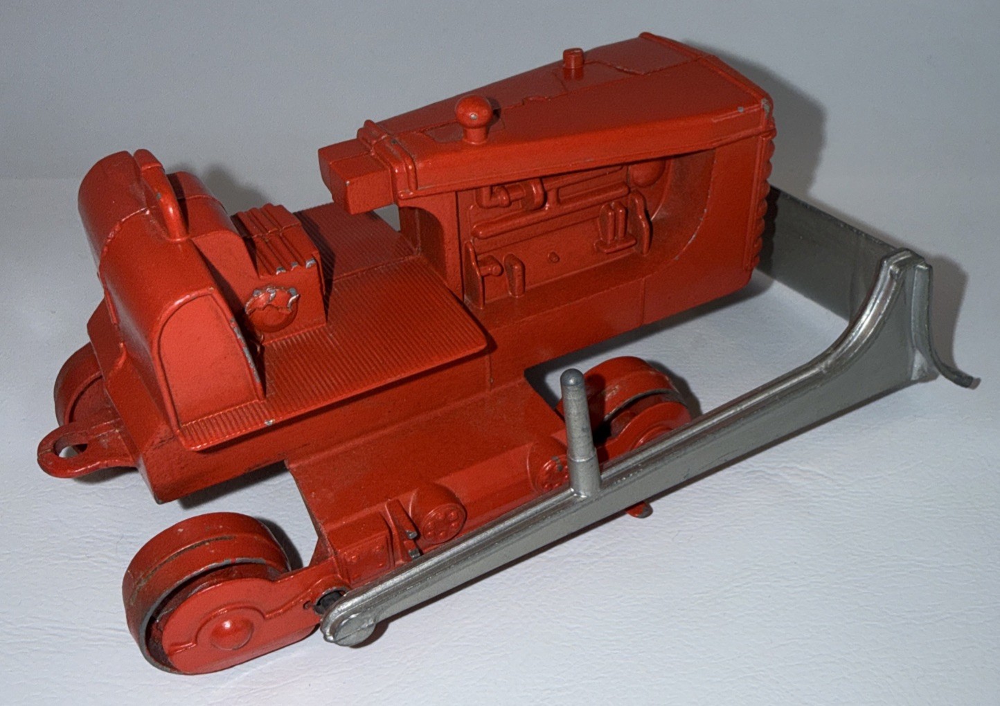 Vintage Hubley No. 769 Crawler Tractor Bulldozer – 1950’s – Great Shape!