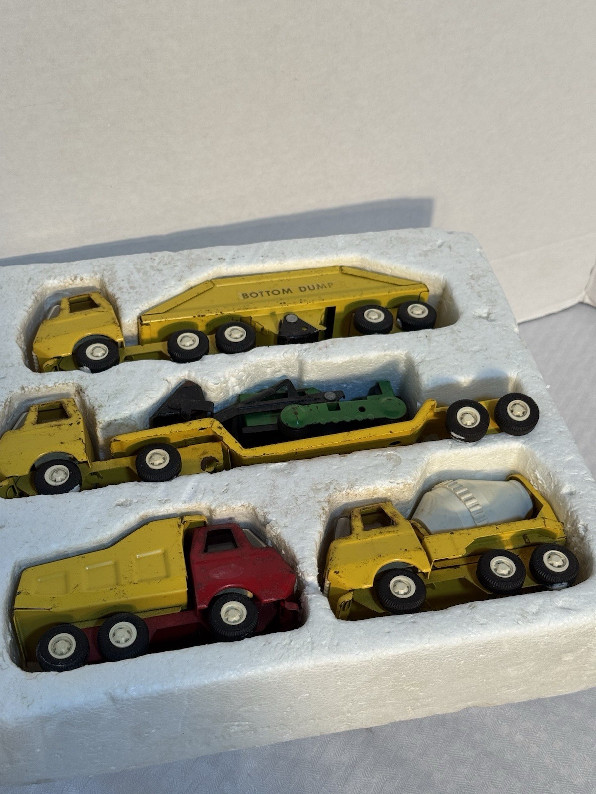 VINYAGE TONKA CONSTRUCTION SET VERY HARD TO FIND 1970’S STILL IN STYROFOAM PACK
