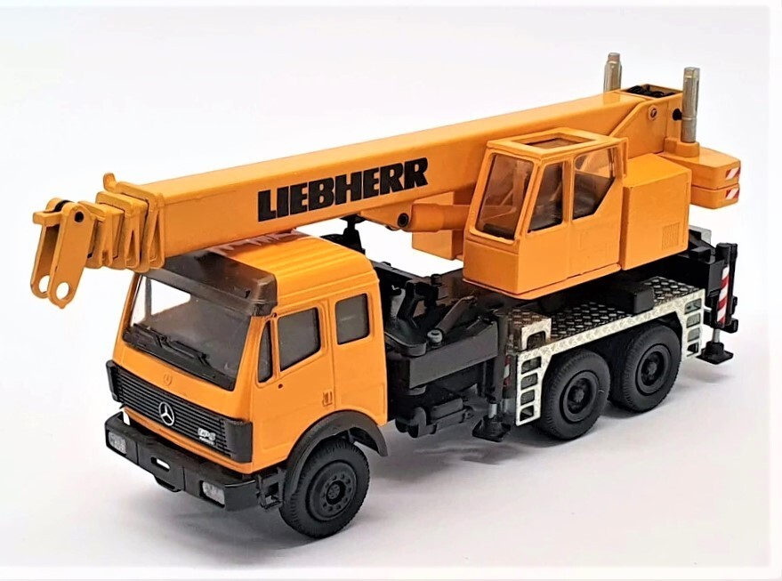 Conrad 3088 Mercedes-Benz LTF1030-3 Truck Crane 3 axles OEM 1/50 Die-cast MIB