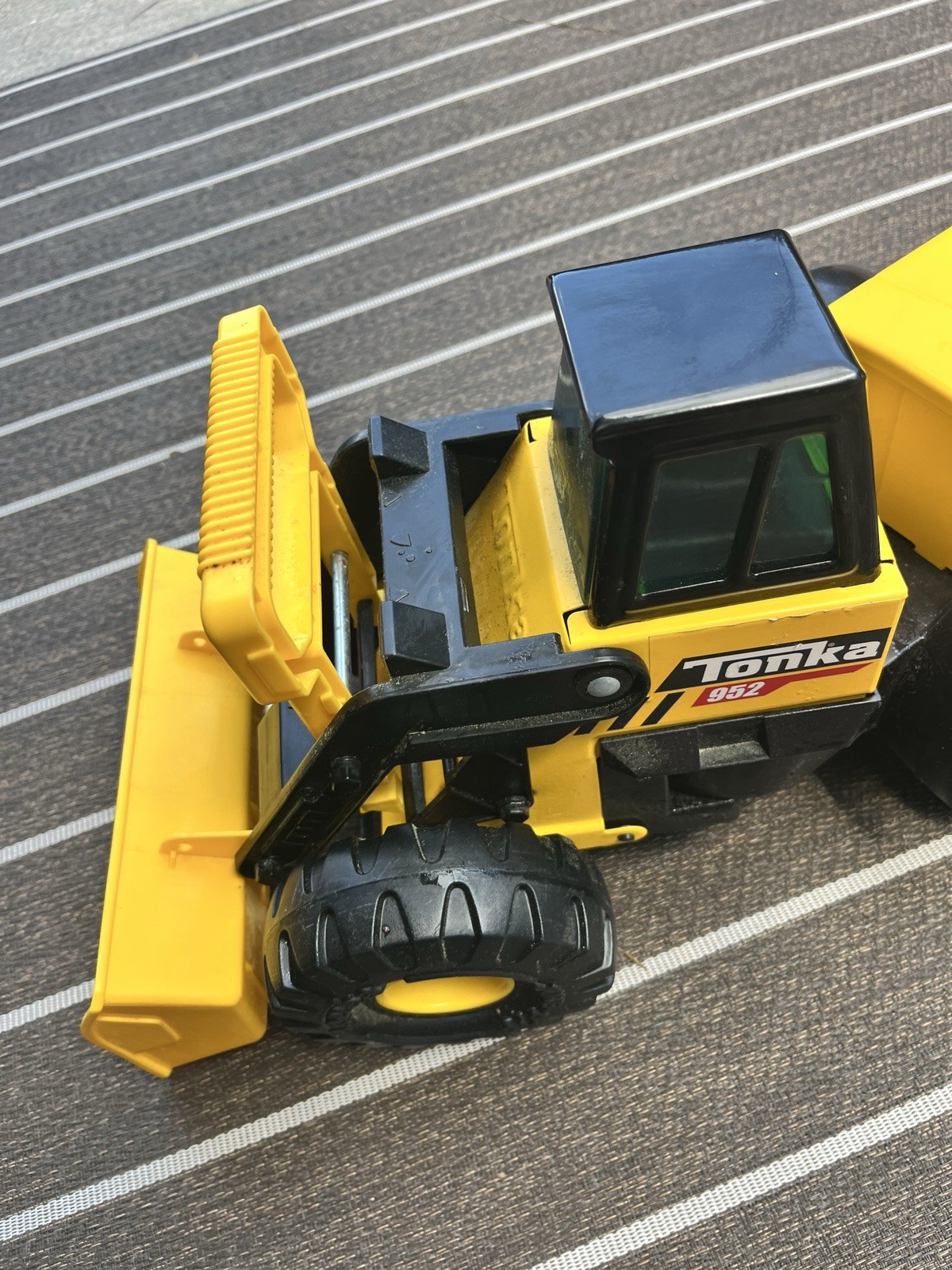 Tonka Steel Classics Front Loader 952 Steel Construction Vehicle Toy