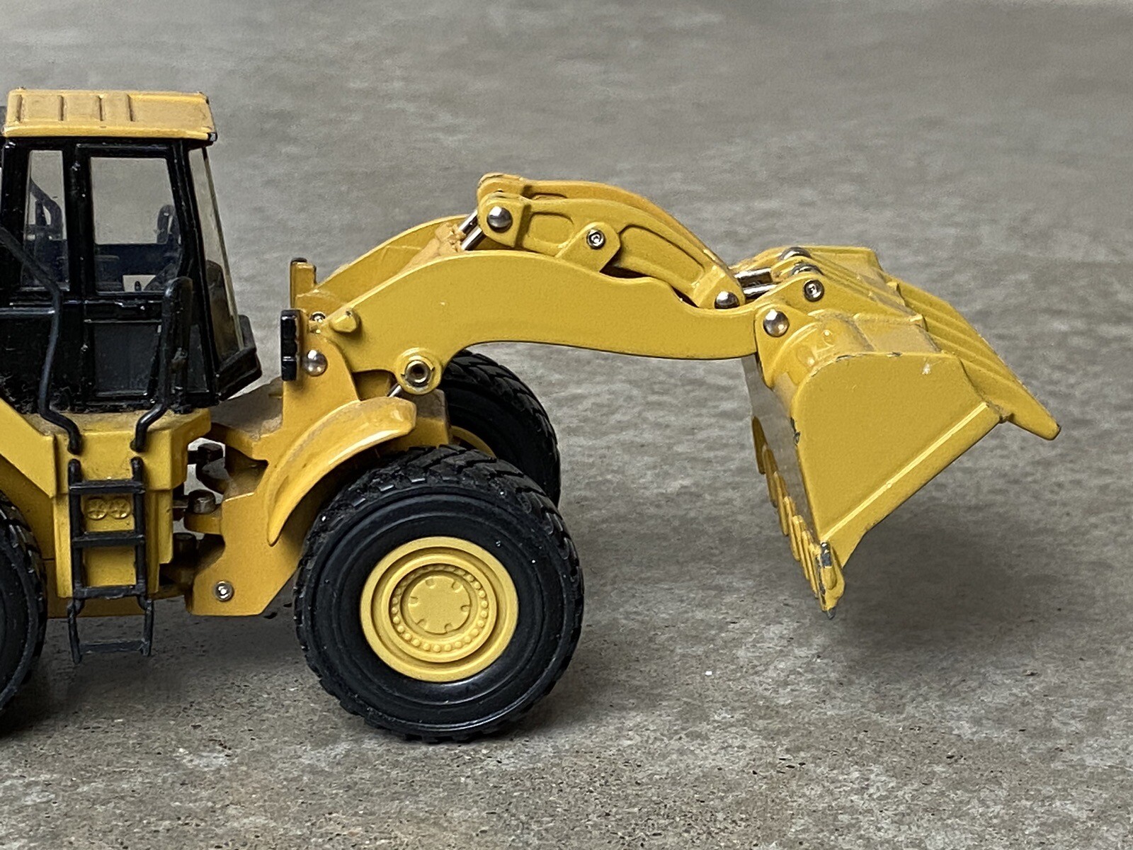 CAT 980G Wheel Loader 1:50 Scale Collectible Die Cast By NORSCOT Model #55027