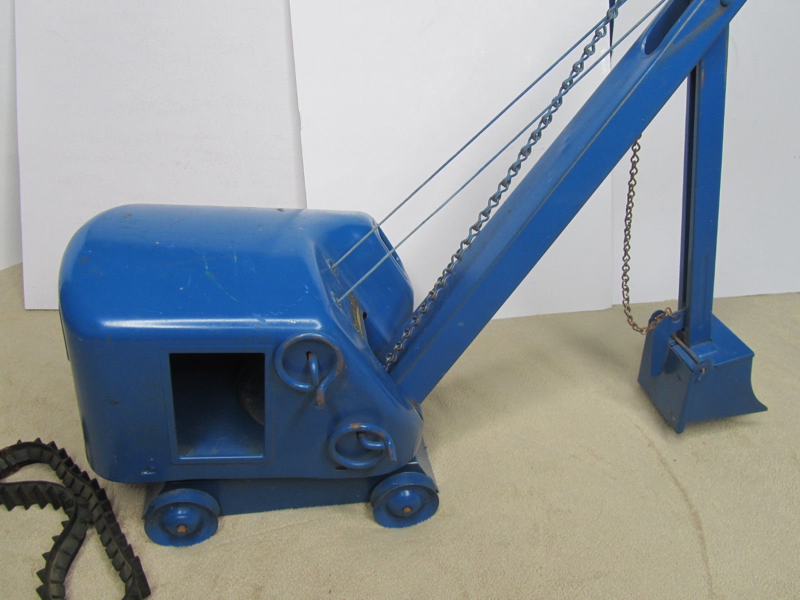 Vintage 1950’s Structo Toy Blue Crane Pressed Steel Working Winche Missing Tread