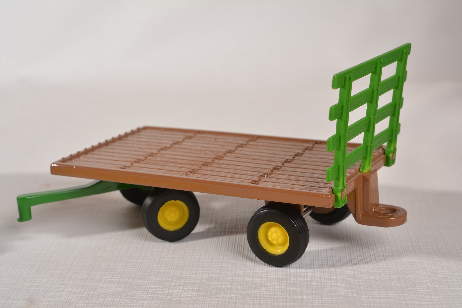 ERTL – 1/32 – DIE CAST – JOHN DEERE 4020 w/ Trailer – Tractor and Engine Museum