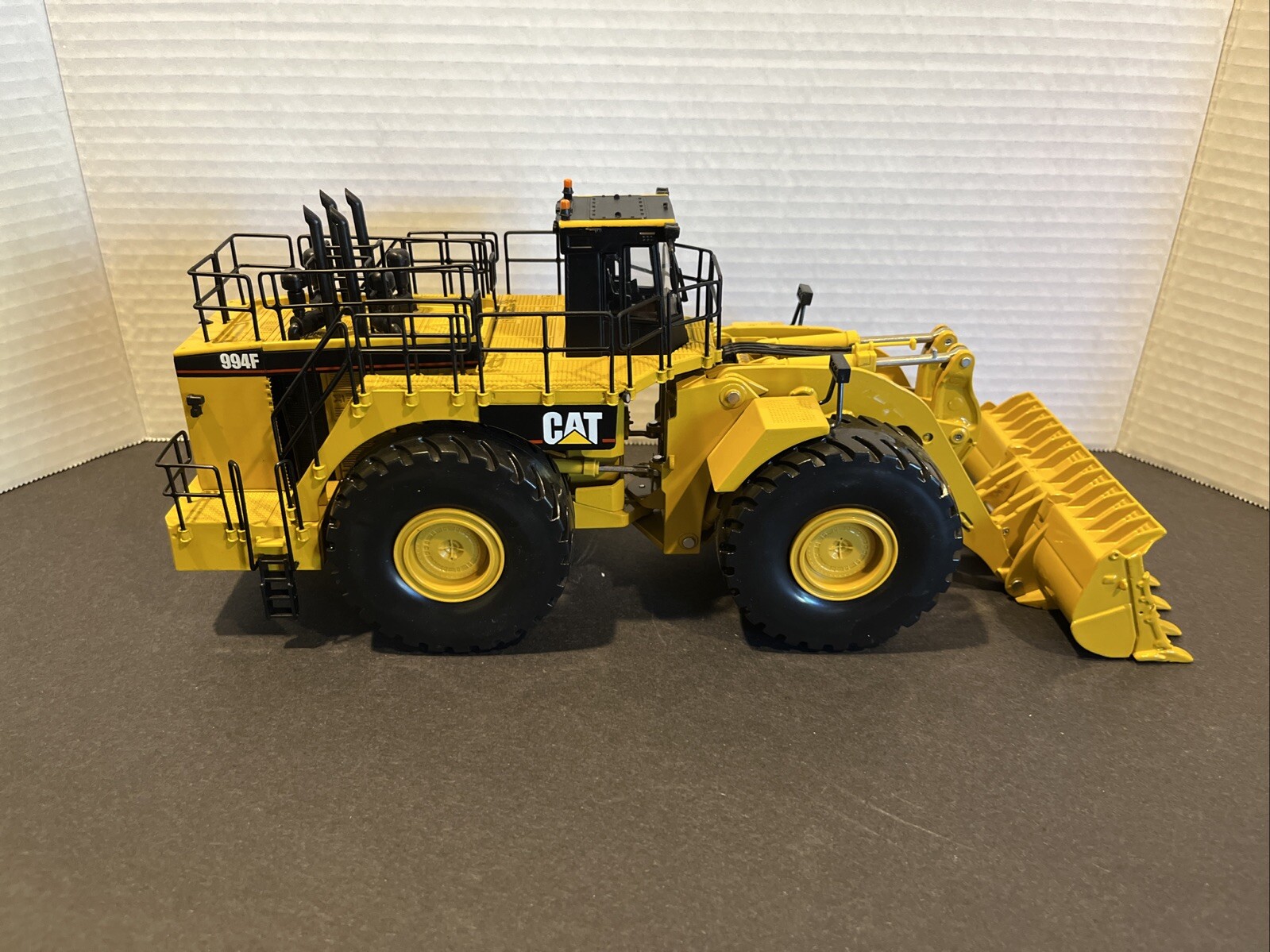 Norscot CAT 1:50 Scale 994F Wheel Loader 55161