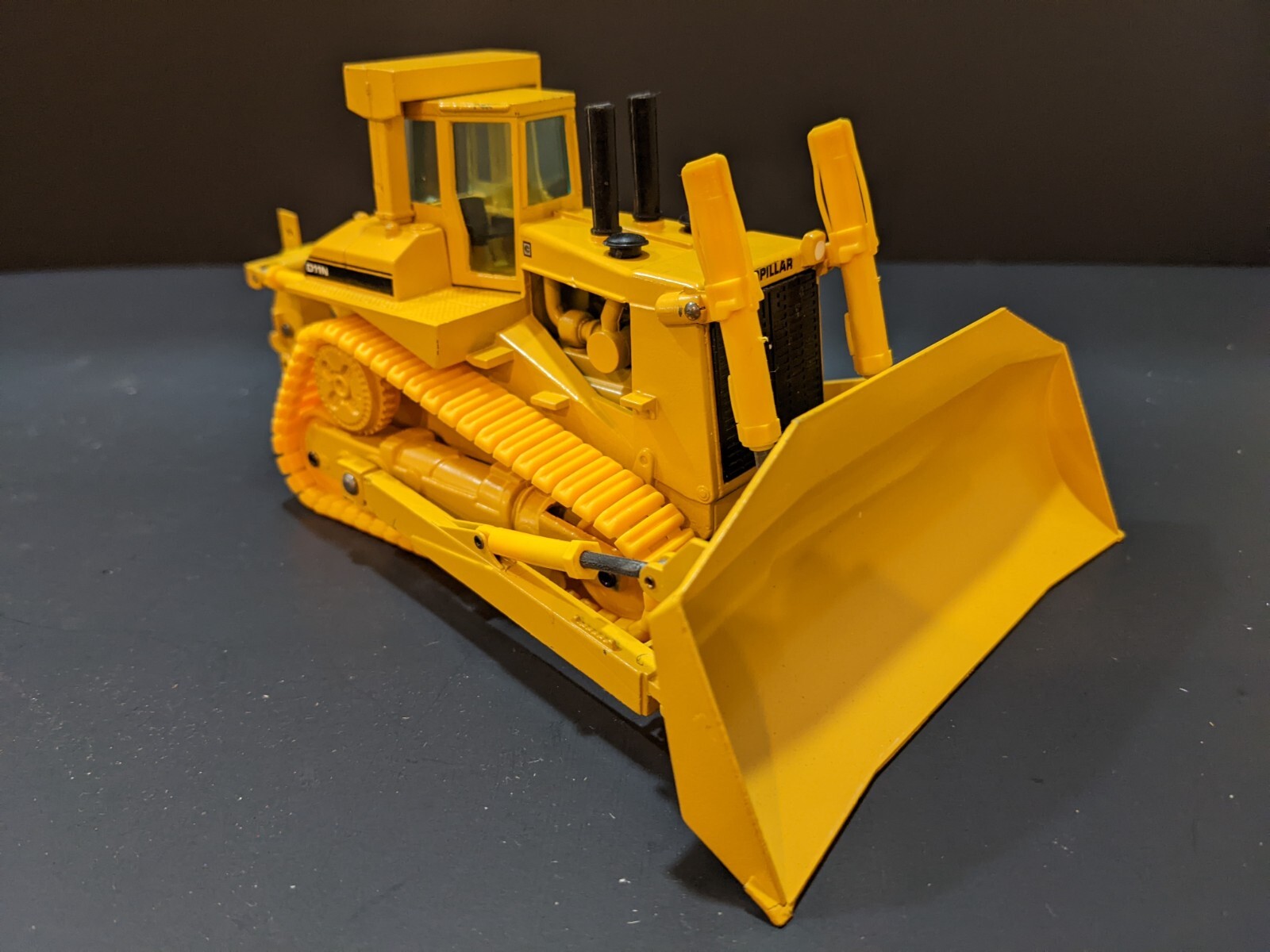 CATERPILLAR CAT D11N DOZER WITH IMPACT RIPPER – CONRAD 1:50 SCALE #2852 NEW!