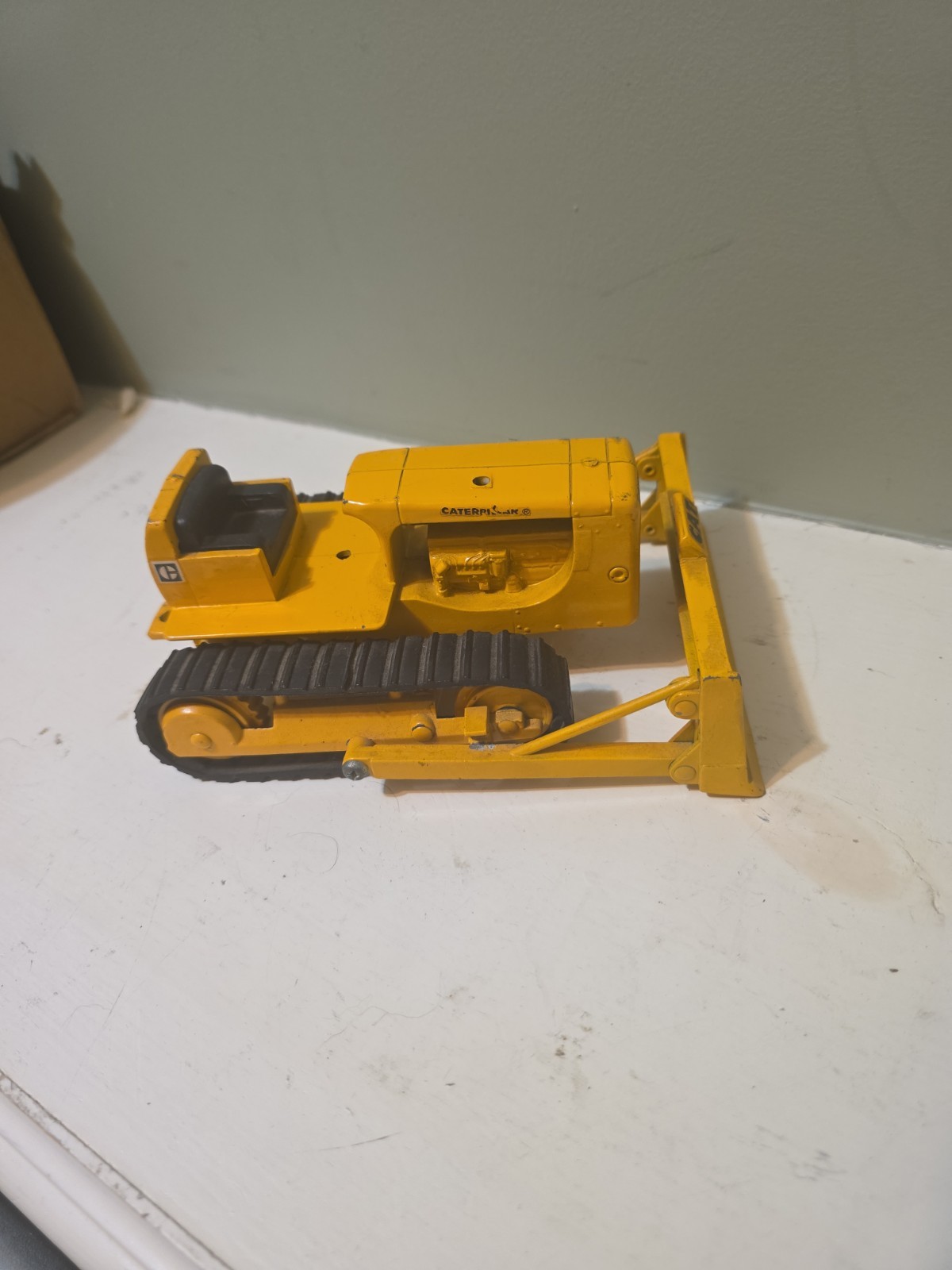 vintage Ertl Model Toy D6 Caterpillar Metal Bulldozer Good Conditon 0634 Model
