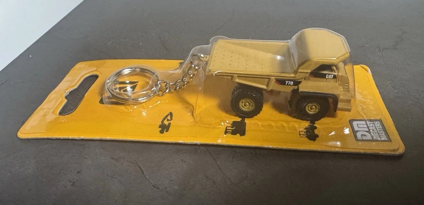 Caterpillar Cat 770 Dump Truck Keychain Micro Constructor Diecast Masters 85985