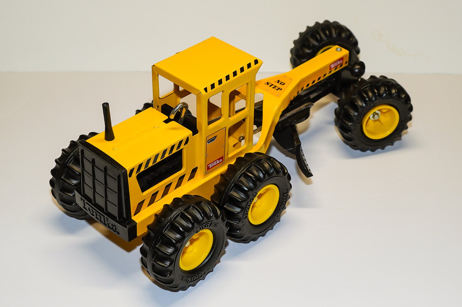 2001 Tonka Tough Grader Steel/Plastic Hasbro Tonka