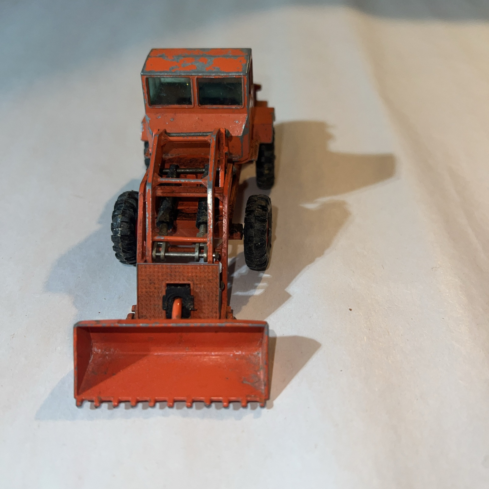 Hatra K-3 Tractor Shovel, “Matchbox” King Size Lesney England Vintage Toy