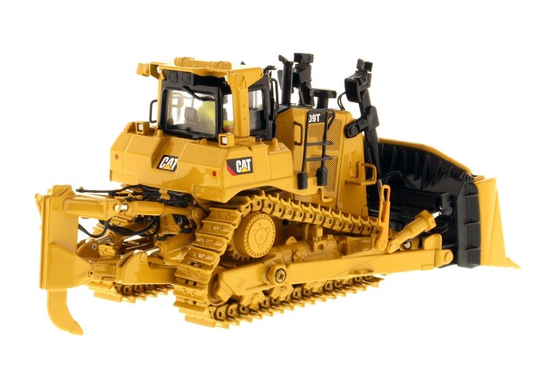 DIECAST MASTERS – Toro CATERPILLAR D9T with Driver and Metal Case – 1/50 -…