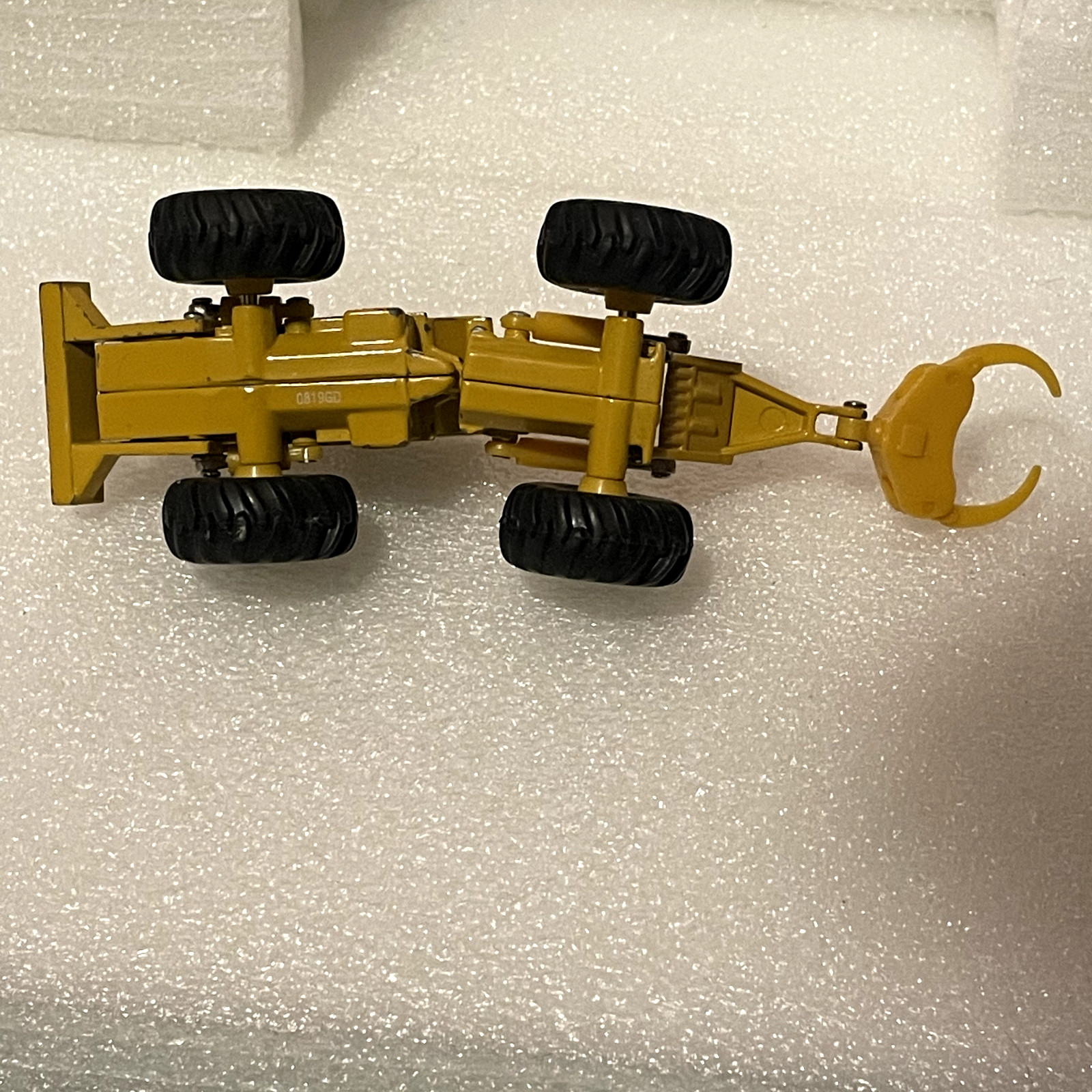 vintage 1/64 John Deere 648G Log Skidder rare yellow