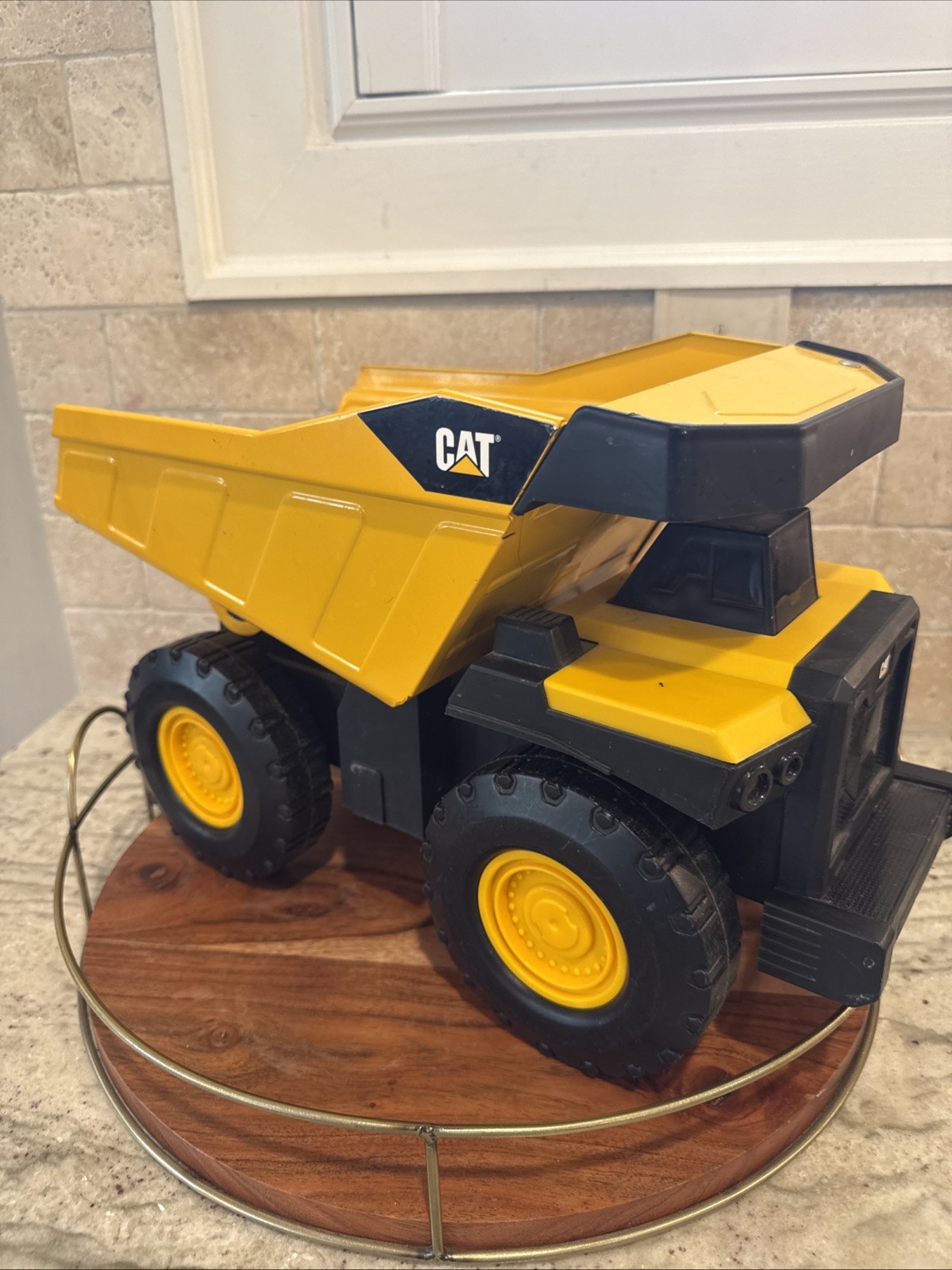 CAT Caterpillar Mighty Dump Truck Large Steel Truck