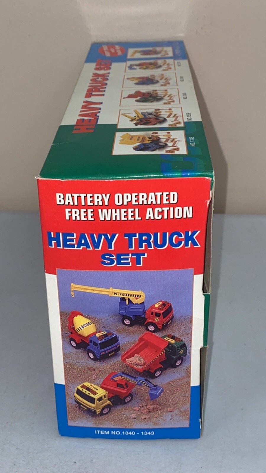 NEW! Heavy Truck Set w/ Traffic Signs Colorful Truck Free Wheel Action No. 1339