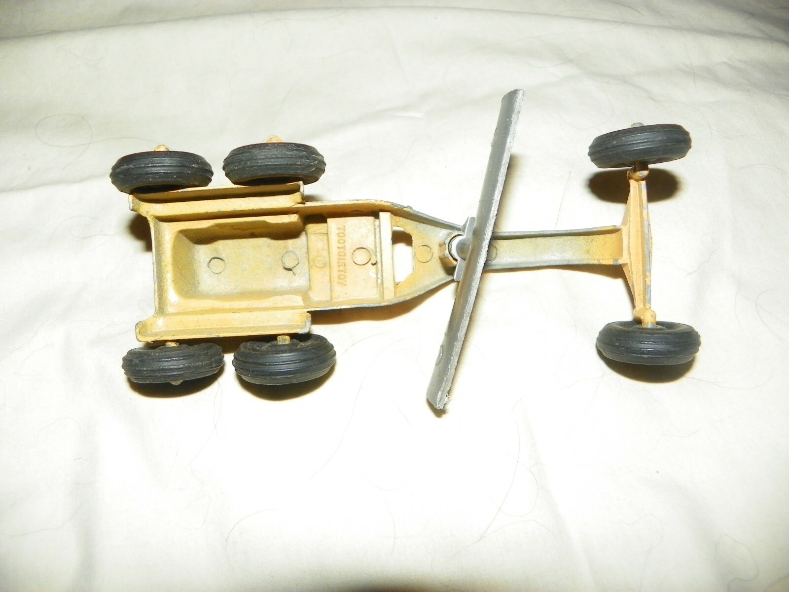 VINTAGE TOOTSIE TOY ROAD GRADER YELLOW