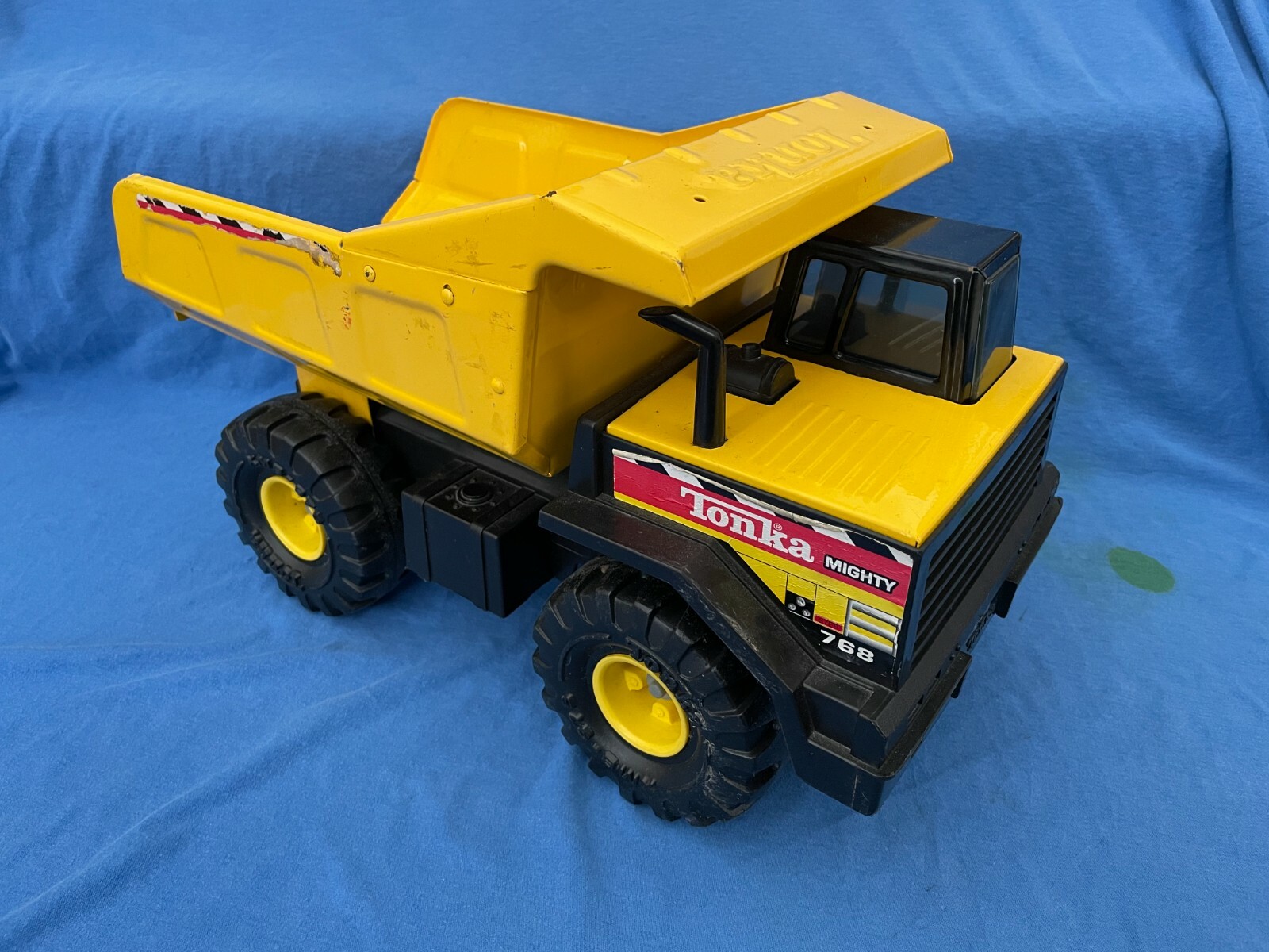 Tonka Mighty DUMP TRUCK #768 Toy Construction Equipment Pressed Steel Highway