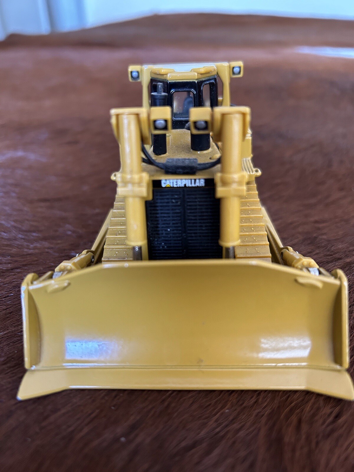 Norscott 1/50 Caterpillar D8R Series II Track-Type Dozer With Blade