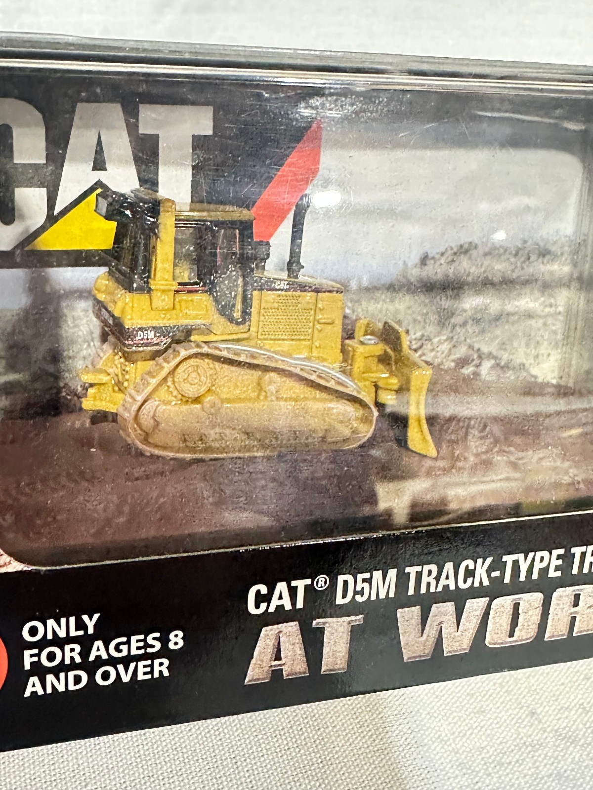 Caterpillar D5M Dozer At Work Series By Norscot 1/87th Scale