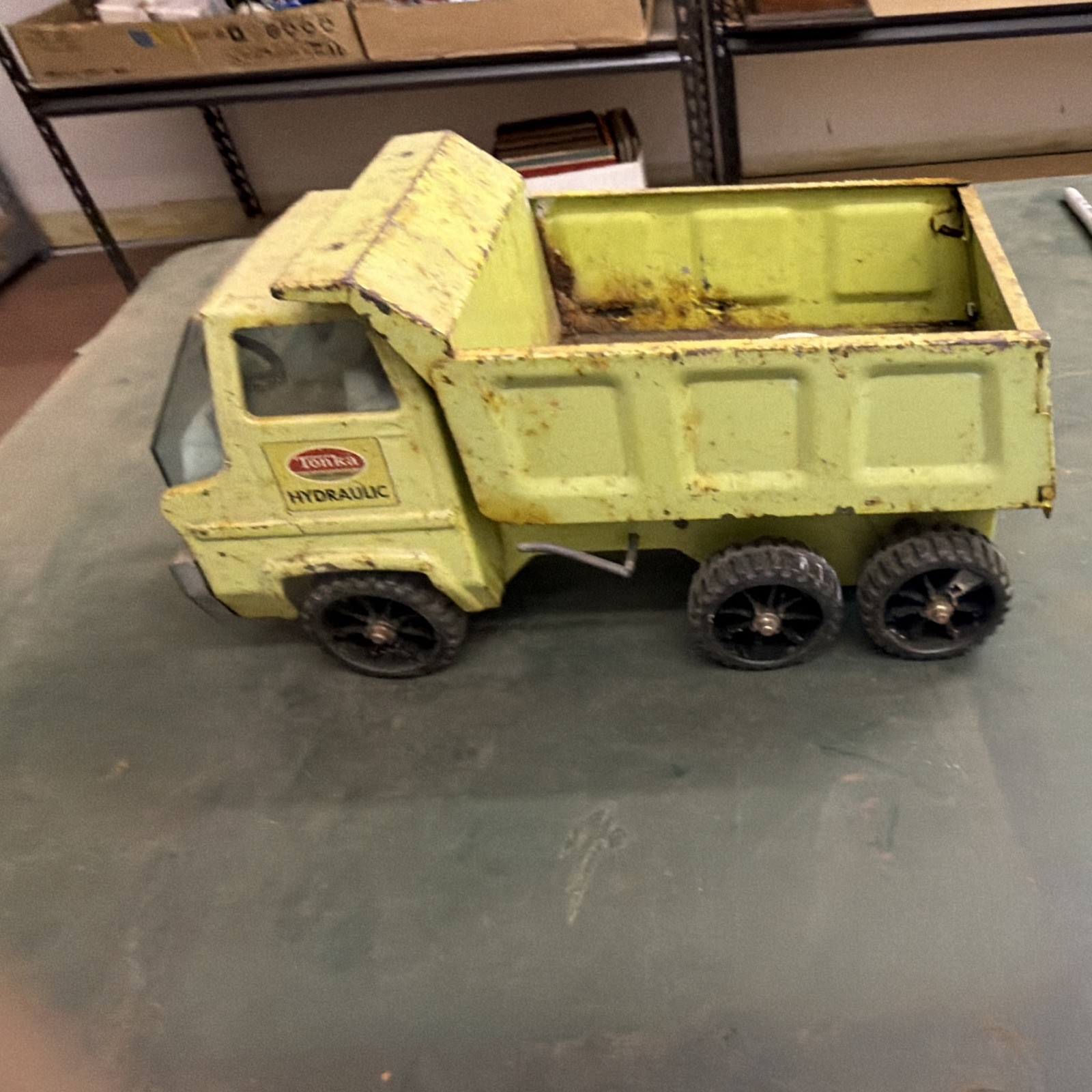 Tonka Hydraulic Tilting Dump Bed Yellow Dump Truck Construction Vehicle Toy