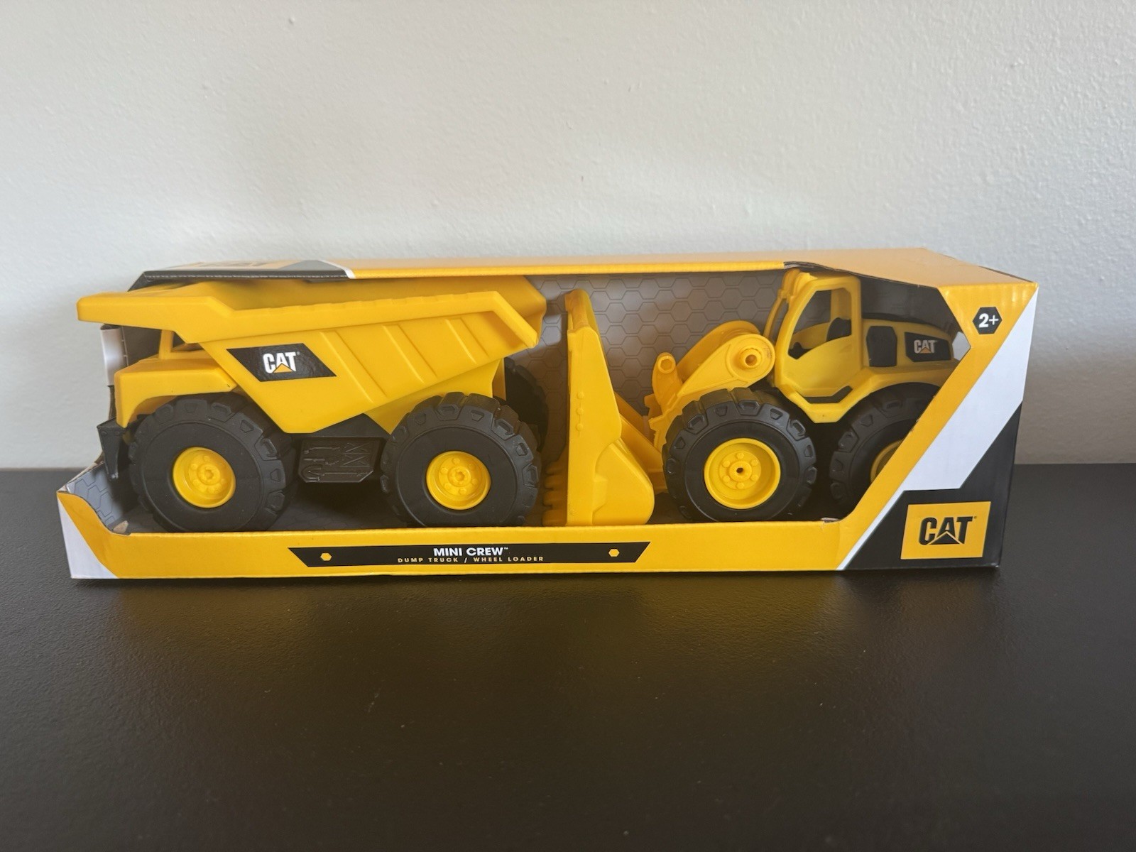 CAT 2pack – Dump Truck And Wheel Loader Construction Crew NIB