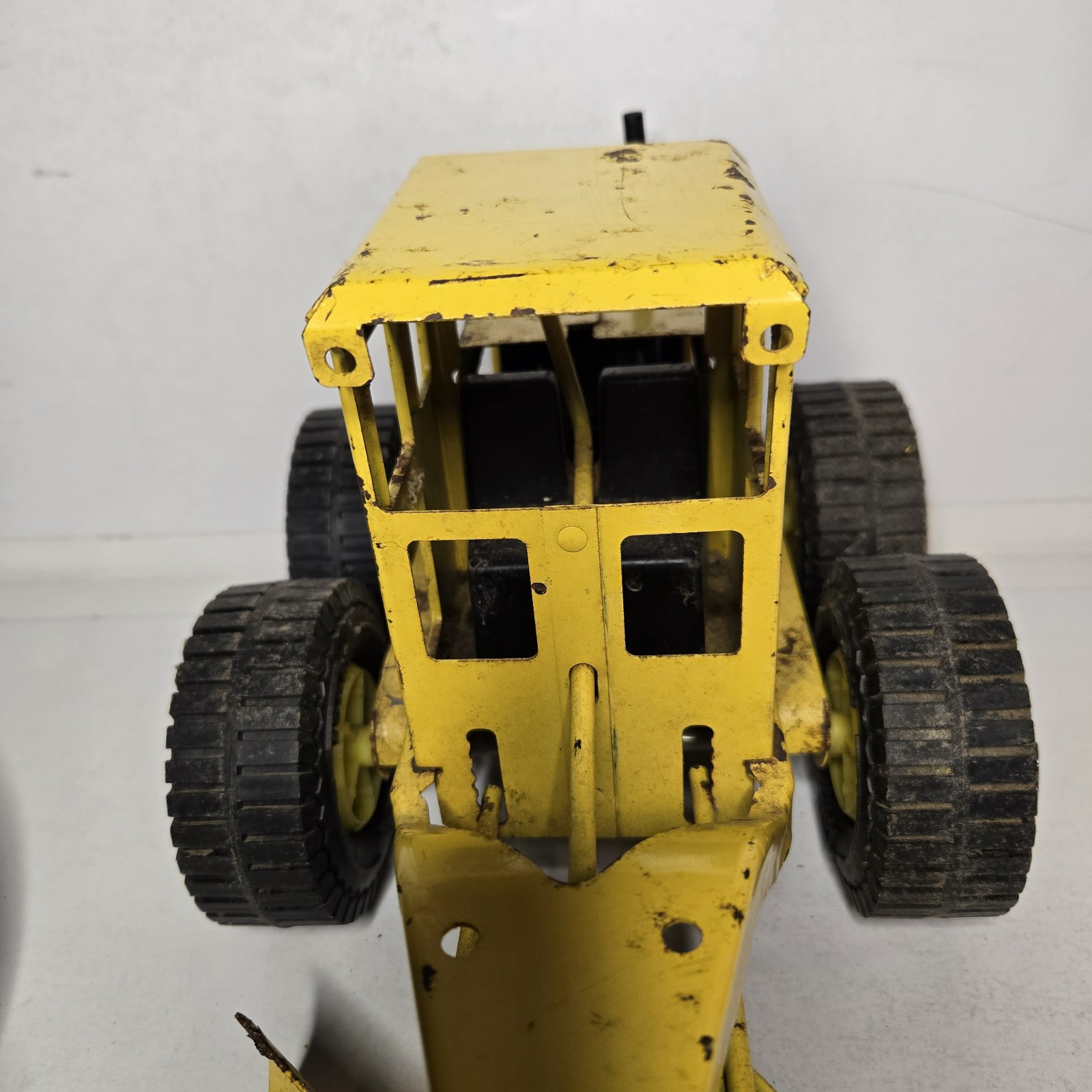 Tonka Roader Grader 1969/70 USED Condition 17 Inches Long Real Rubber Tires