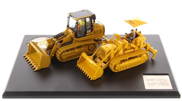 DIECAST MASTERS – Evolution Series Set with Two CATE Track Loaders…