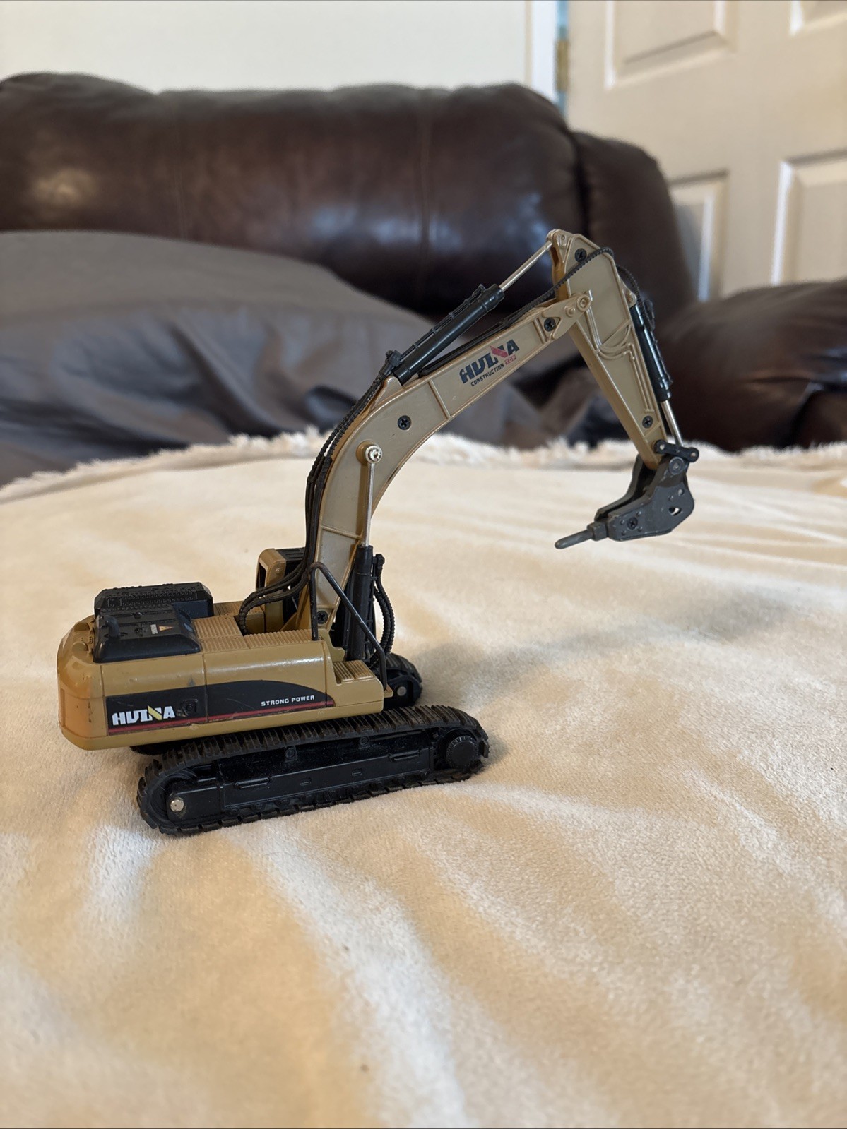 Hulna Drill Excavator Die Cast Metal Toy