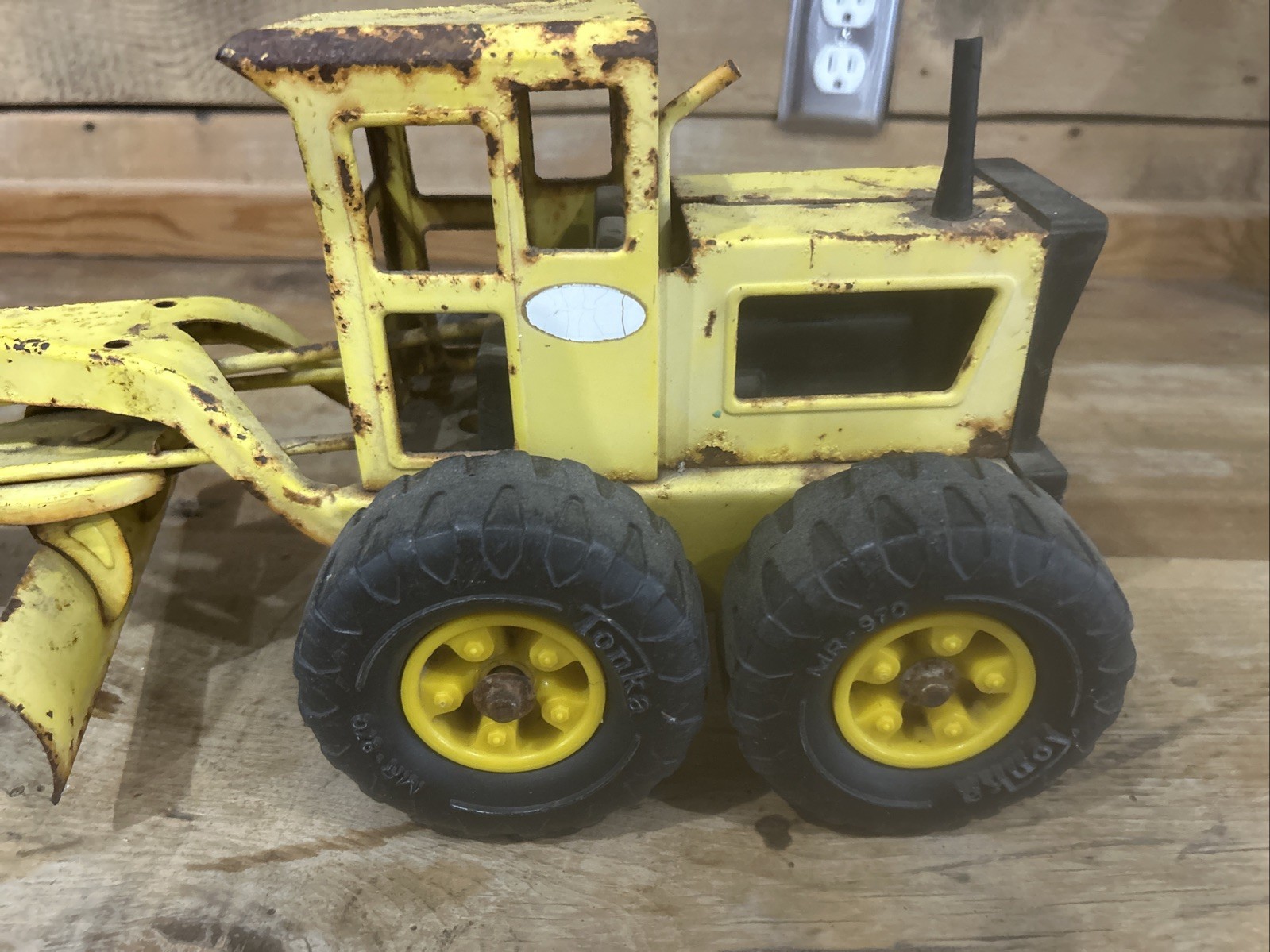Vintage Tonka Road Grader 1970’s Toy Pressed Metal Yellow ~ 17” Long