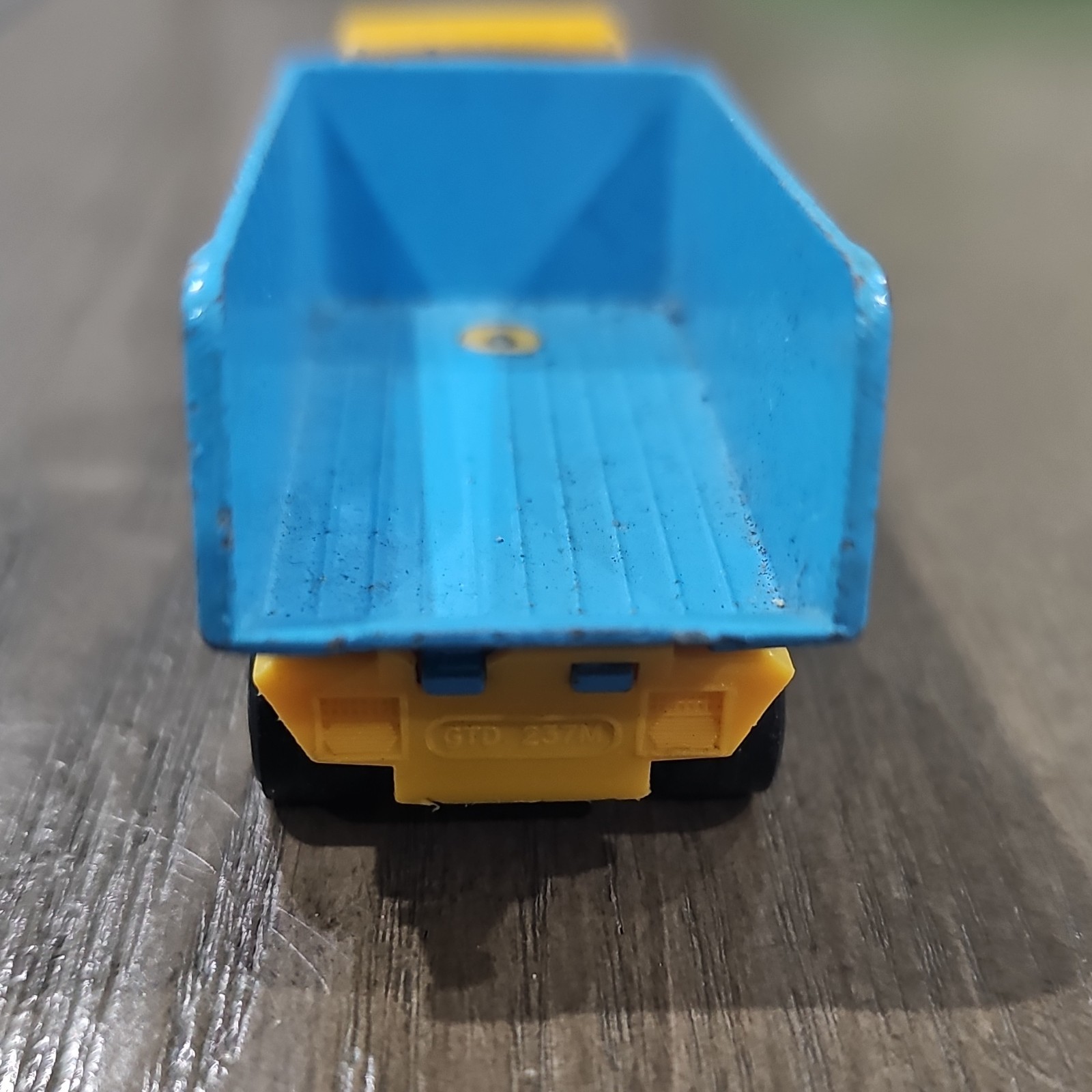 Matchbox Superfast Articulated Dump Truck No.35 1:64 Yellow/Blue/Black 1973