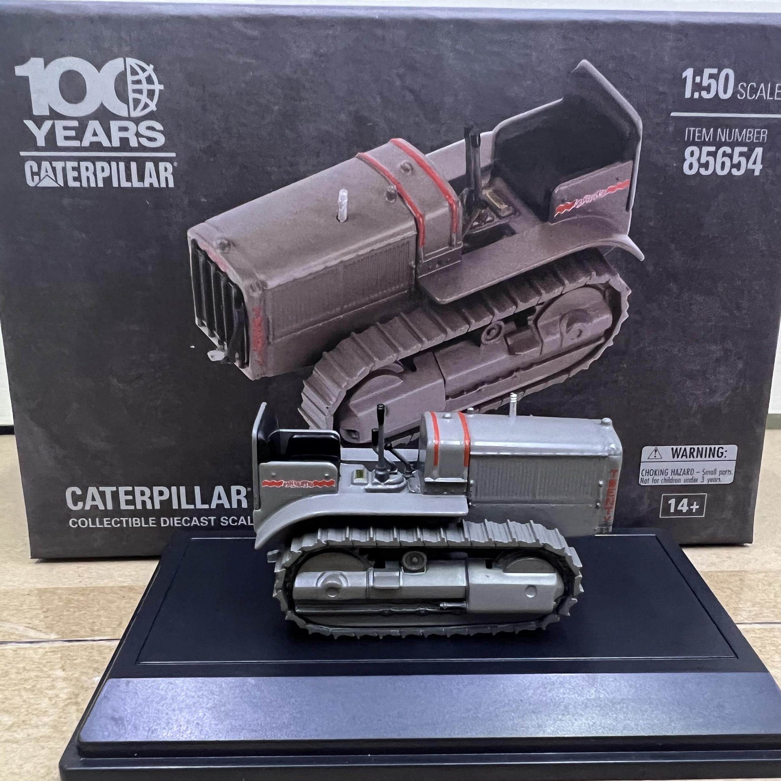 DM 1:50 CAT TWENTY Tractor Alloy Engineering Vehicle Model 85654