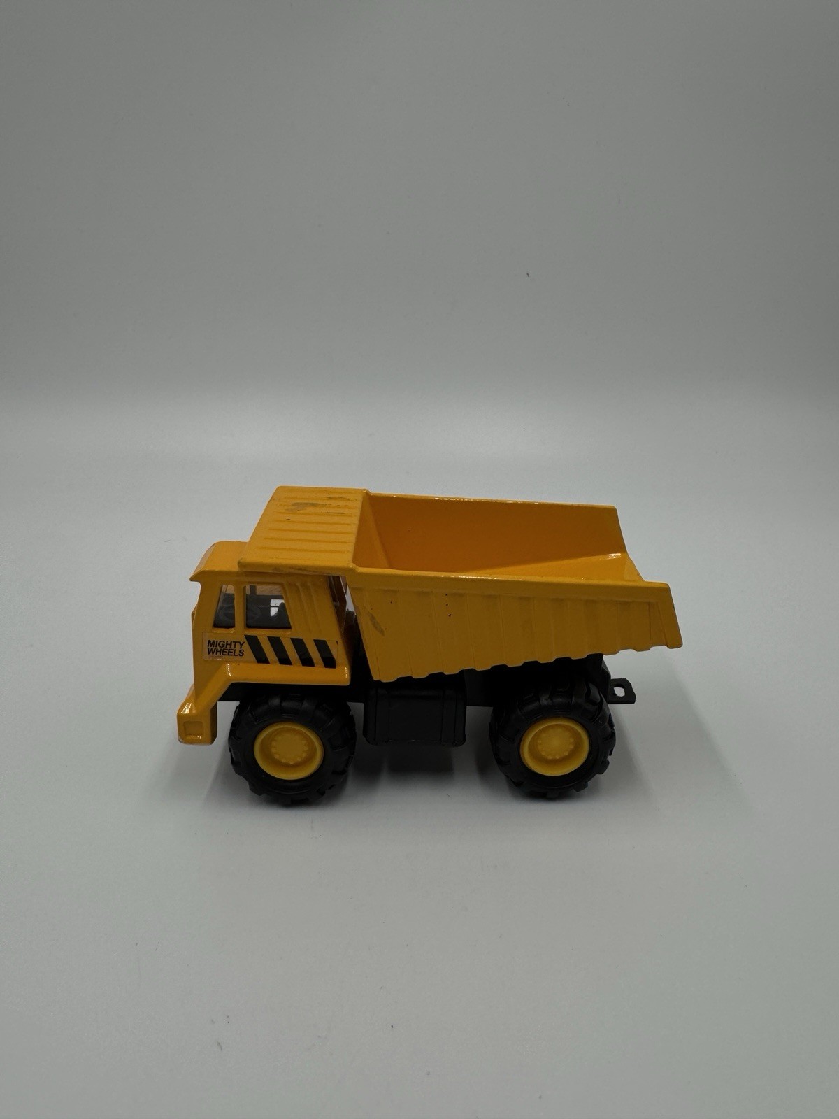 Soma Vintage 1998 Mighty Wheels Dump Truck (pre Owned)