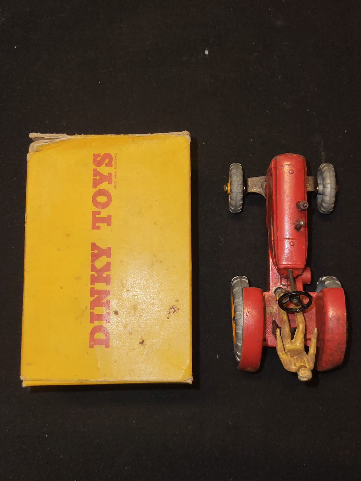 VINTAGE CAST IRON 300 MESSEY-HARRIS TRACTOR DINKY TOYS ENGLAND MECCANO 1950 BOX