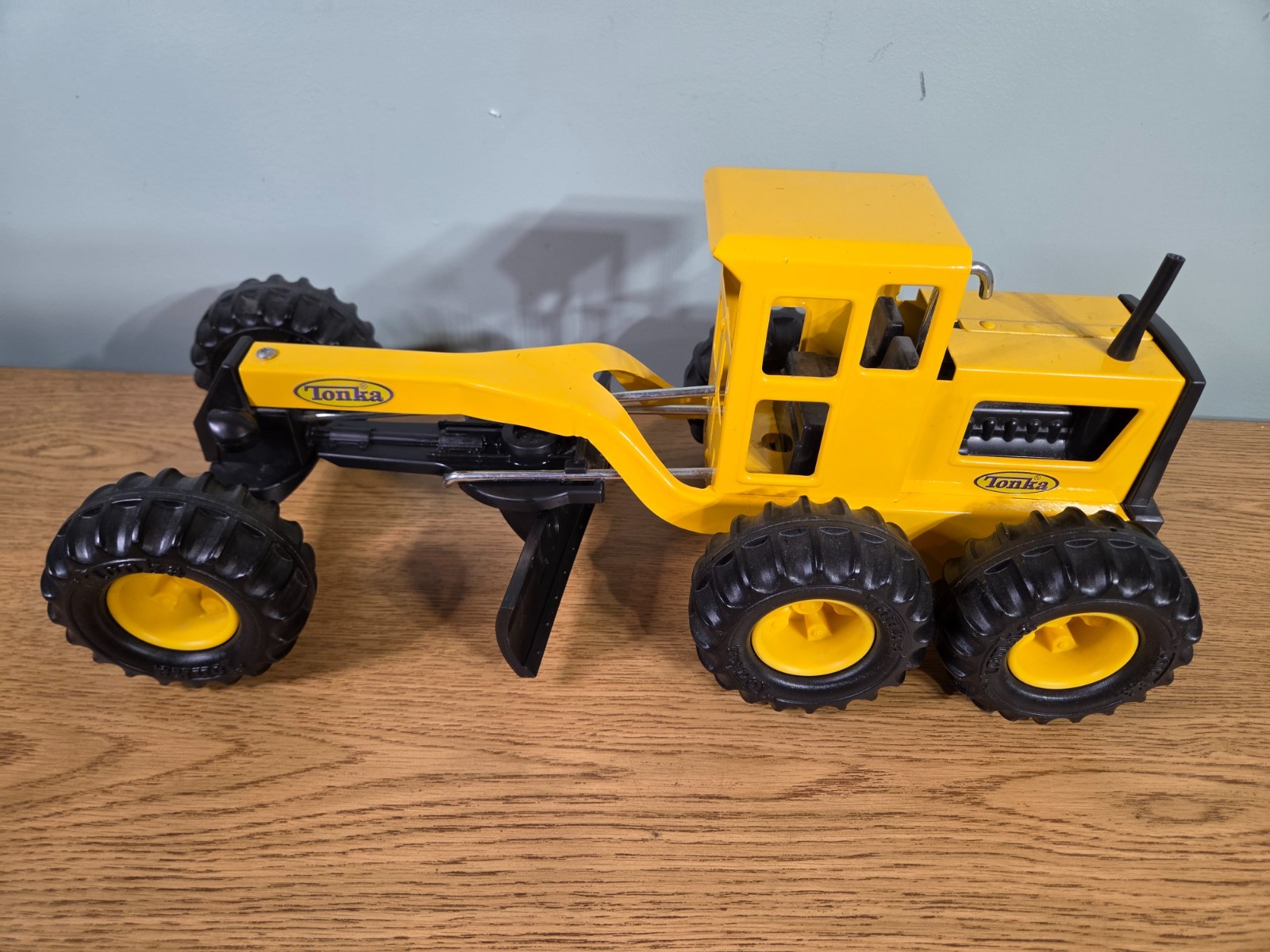 Tonka Steel Road Grader #92510 2012 Hasbro Funrise Purple Yellow Labels