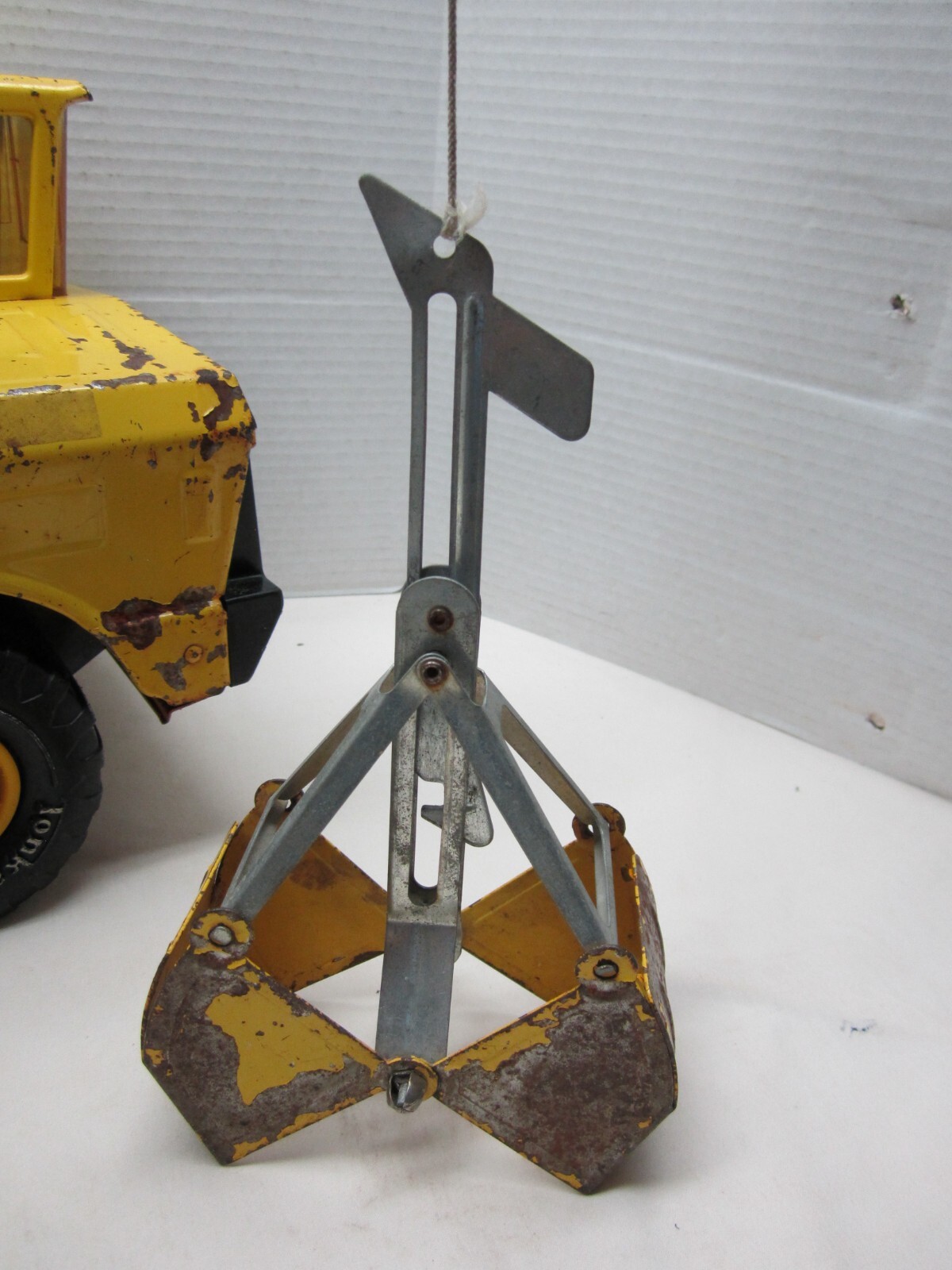 Vintage 1970’s Tonka Mighty Mobile Crane MR970 Metal Steel Truck with Clam