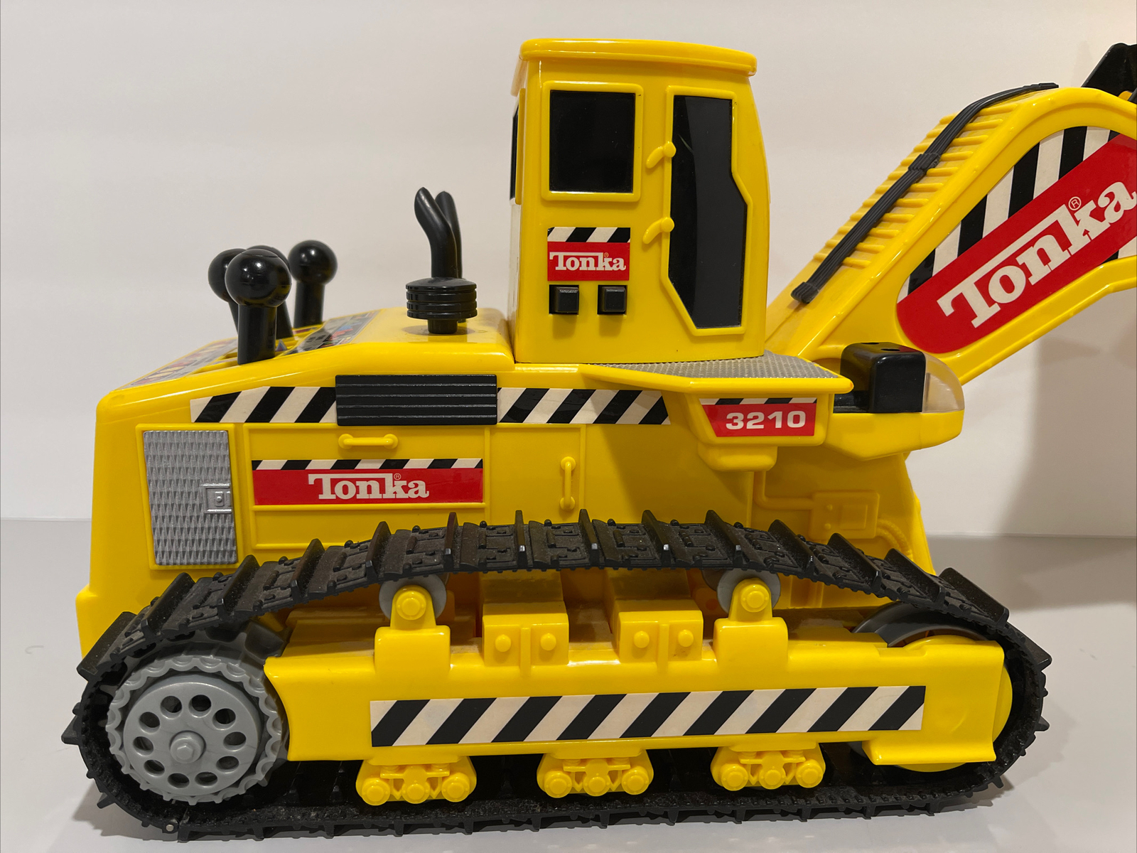 Vintage 1999 Tonka 3210 Hands On Control Truck Front End Scoop Tractor