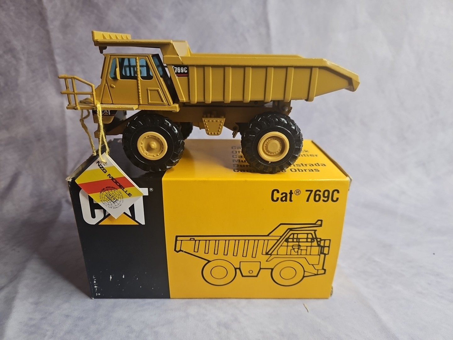 NZG 1:50 CAT 769C Dump Truck No.222 Die Cast Caterpillar Germany in box T44