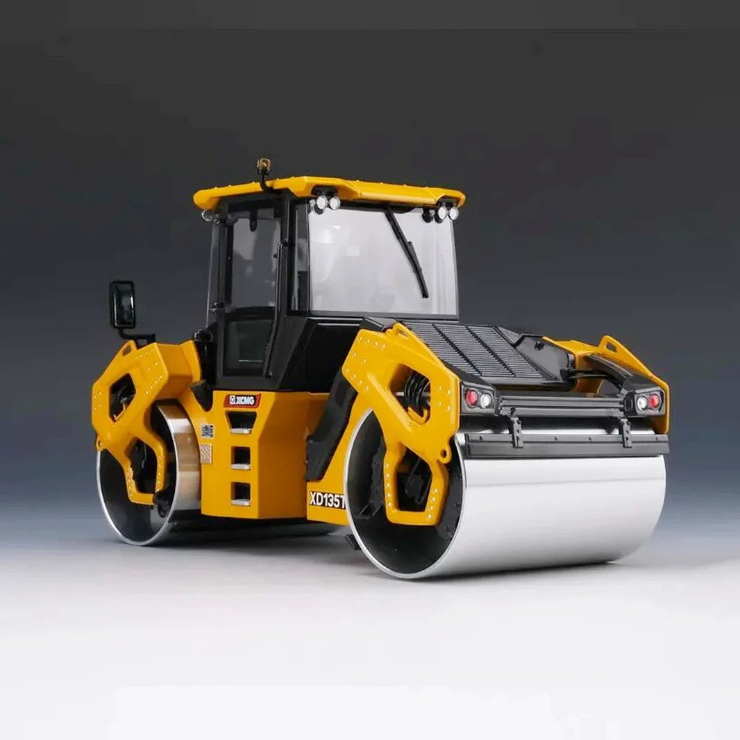 1/25 Scale XCMG XD135T Double Drum Vibratory Road Roller Diecast Model Toy