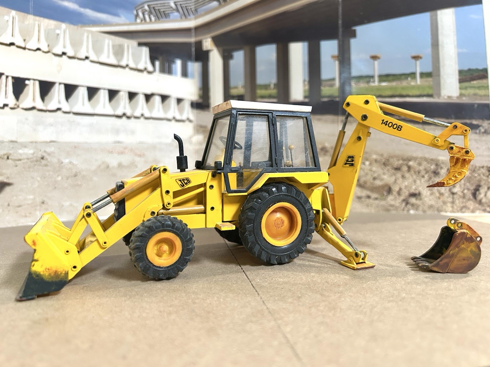 NZG 1/35 JCB 1400B Backhoe-Loader Custom Weathered & Detailed w/Bckt and Ripper!