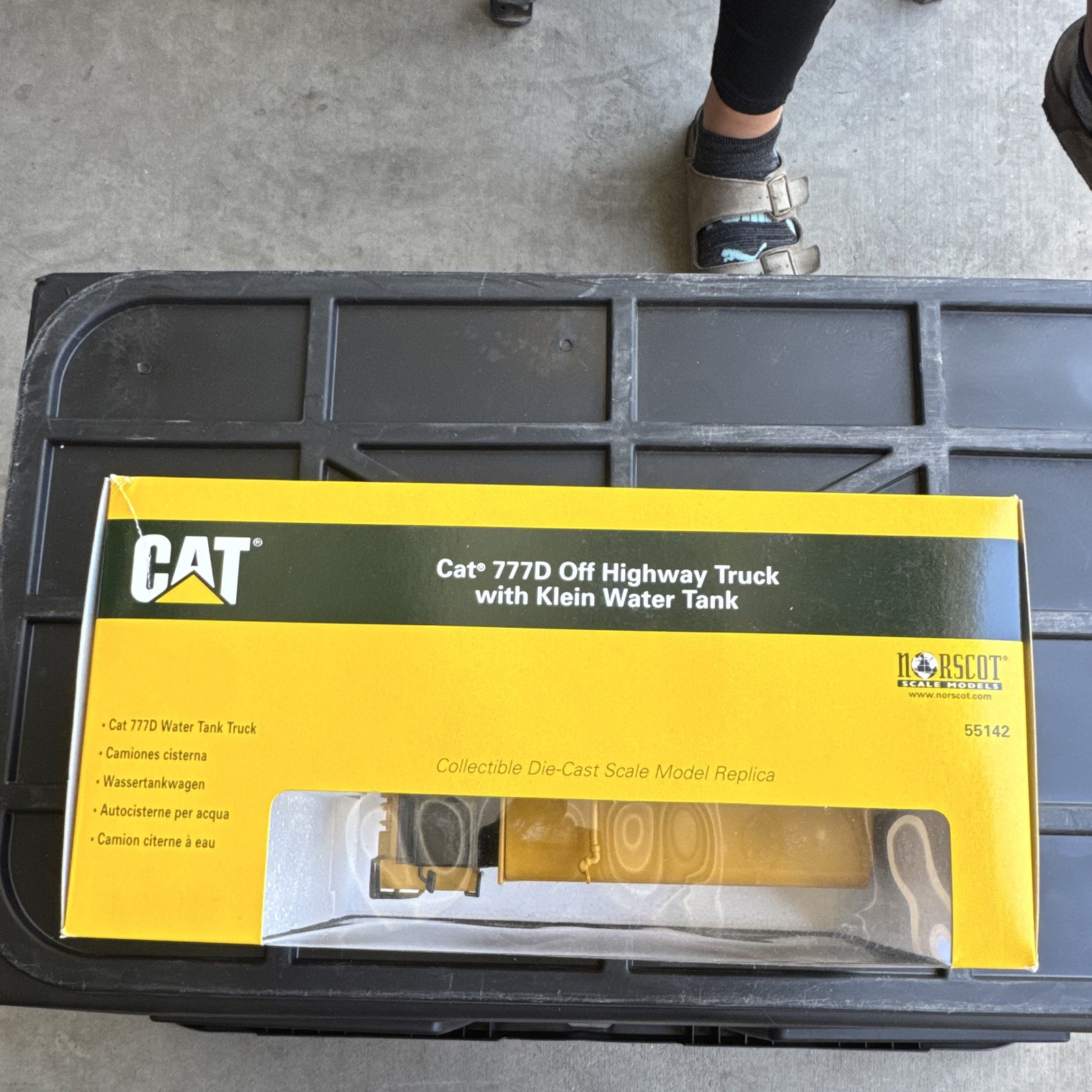 Norscot CAT 777D Off Highway Truck Klein Water Tank Diecast 1:50 55142